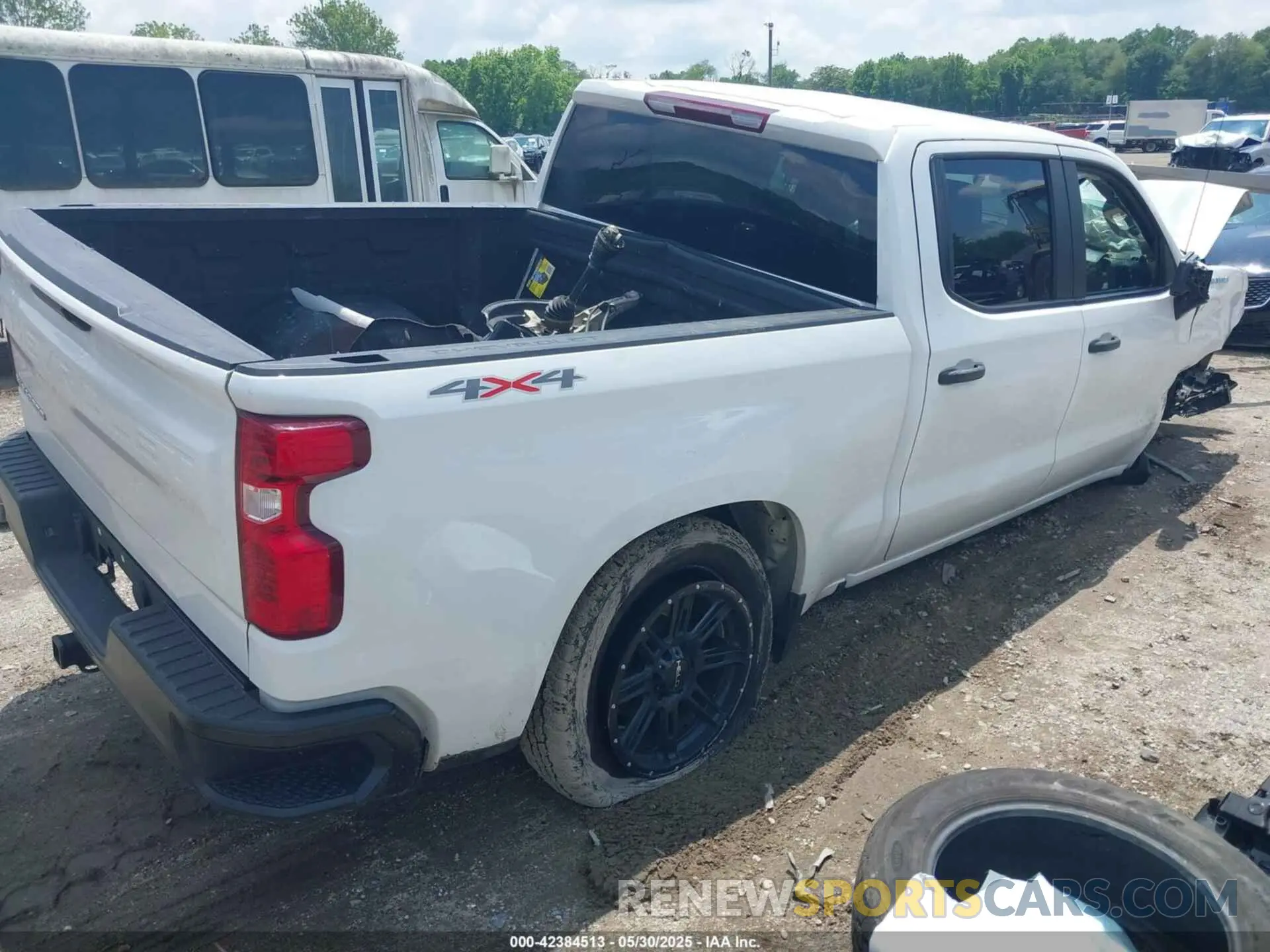 4 Photograph of a damaged car 1GCPDAEK1NZ581577 CHEVROLET SILVERADO 1500 2022