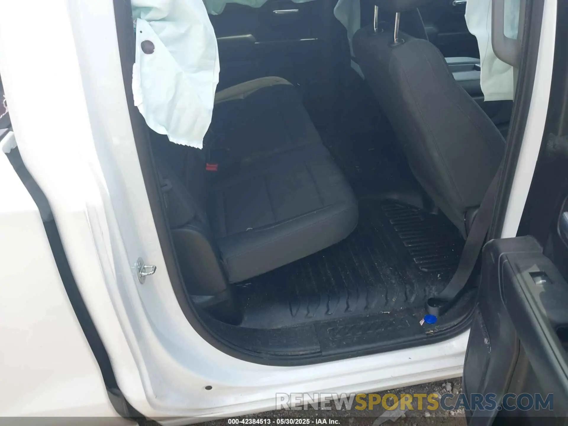 8 Photograph of a damaged car 1GCPDAEK1NZ581577 CHEVROLET SILVERADO 1500 2022