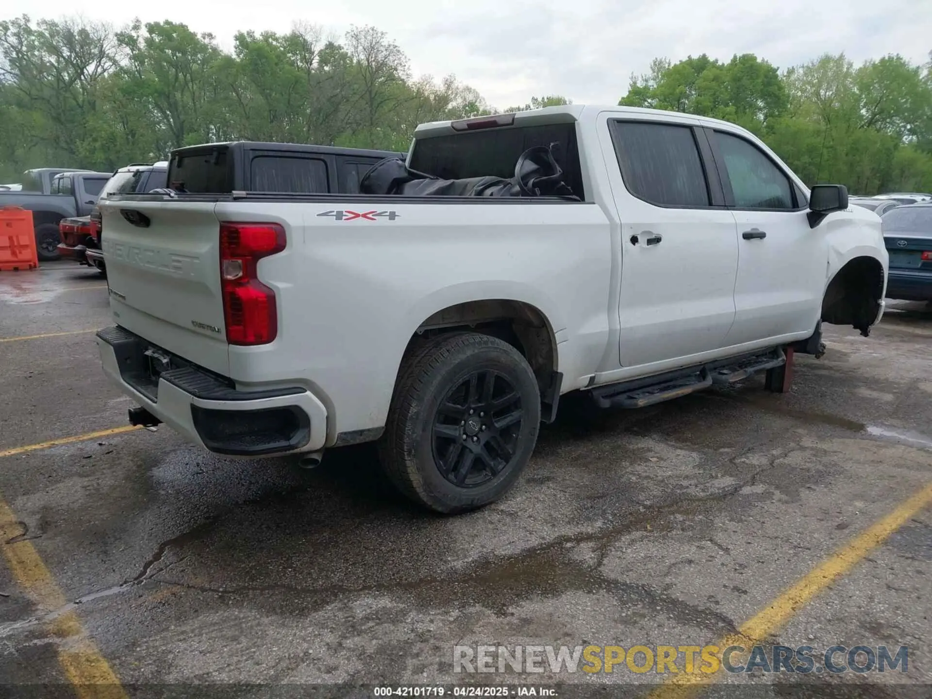 4 Photograph of a damaged car 1GCPDBEK3NZ610647 CHEVROLET SILVERADO 1500 2022