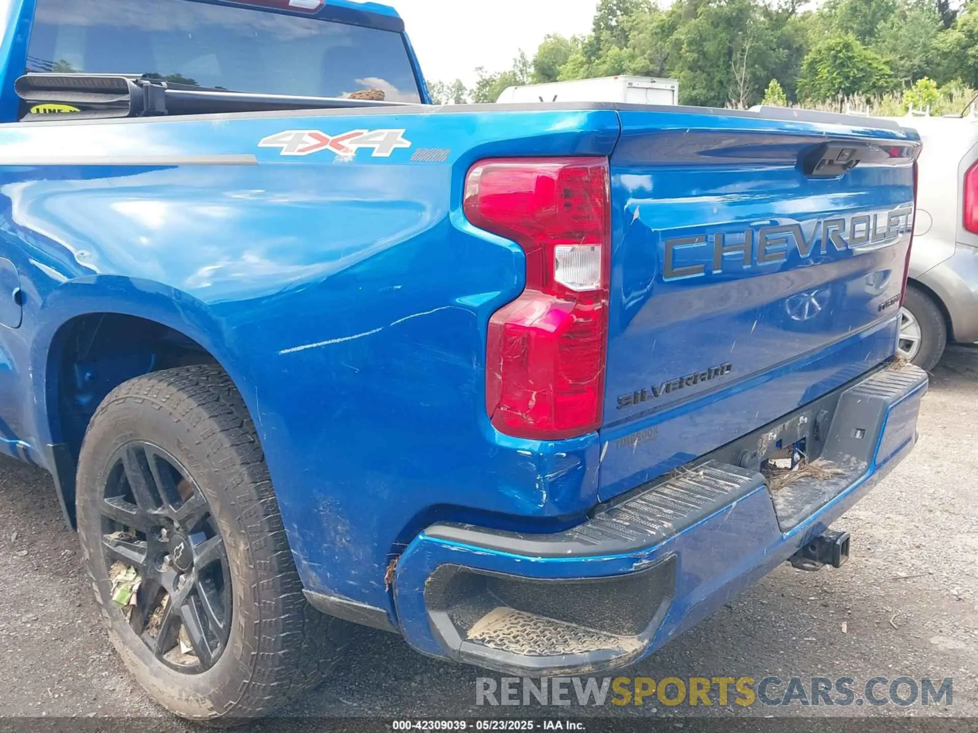6 Photograph of a damaged car 1GCPDBEKXNZ527992 CHEVROLET SILVERADO 1500 2022