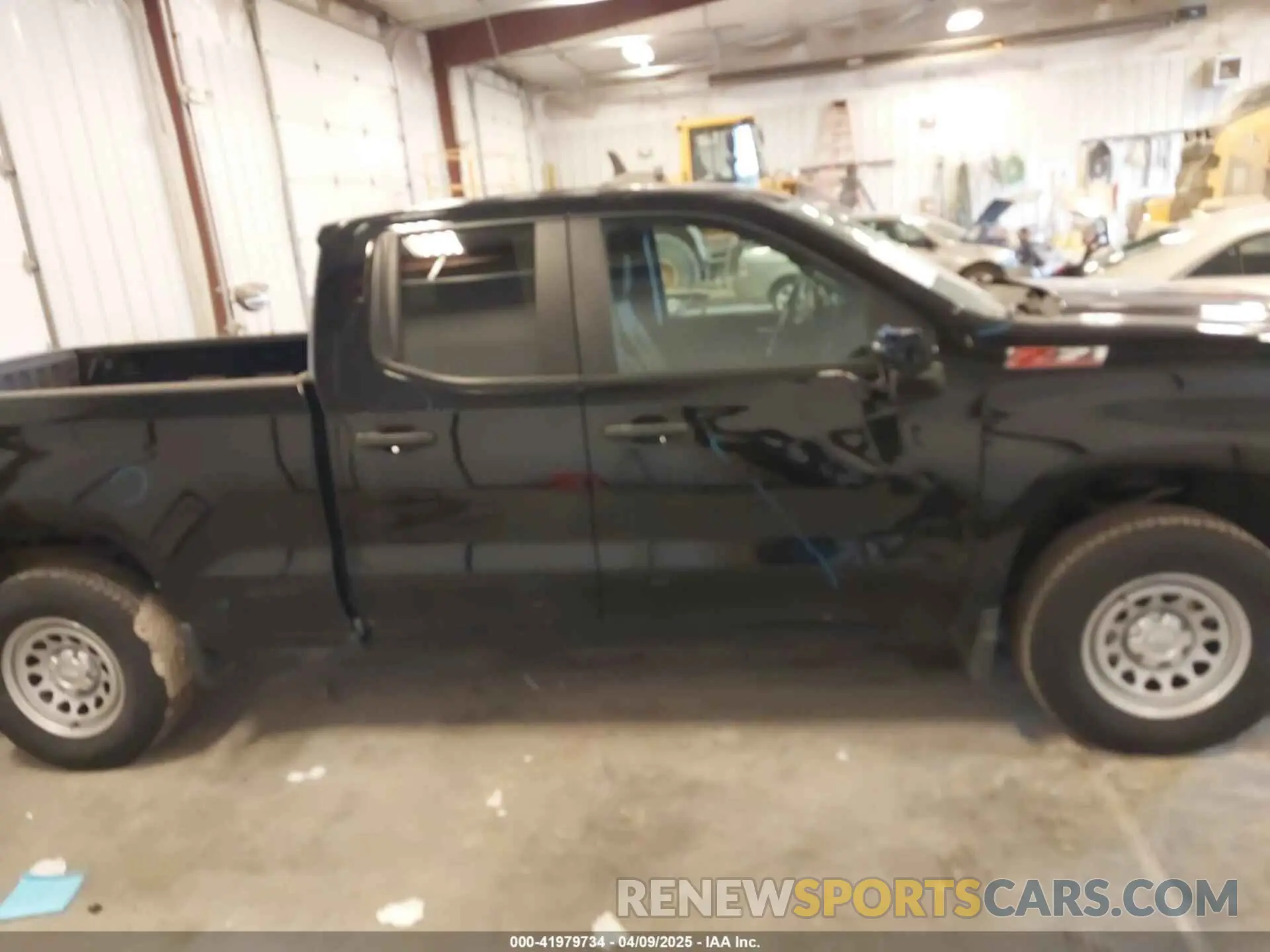 13 Photograph of a damaged car 1GCRDAED5NZ551783 CHEVROLET SILVERADO 1500 2022