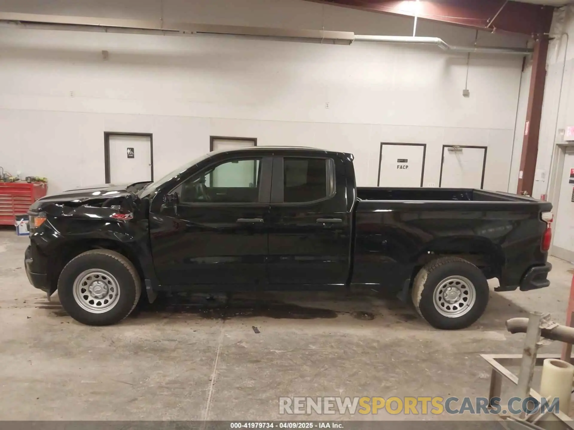 14 Photograph of a damaged car 1GCRDAED5NZ551783 CHEVROLET SILVERADO 1500 2022