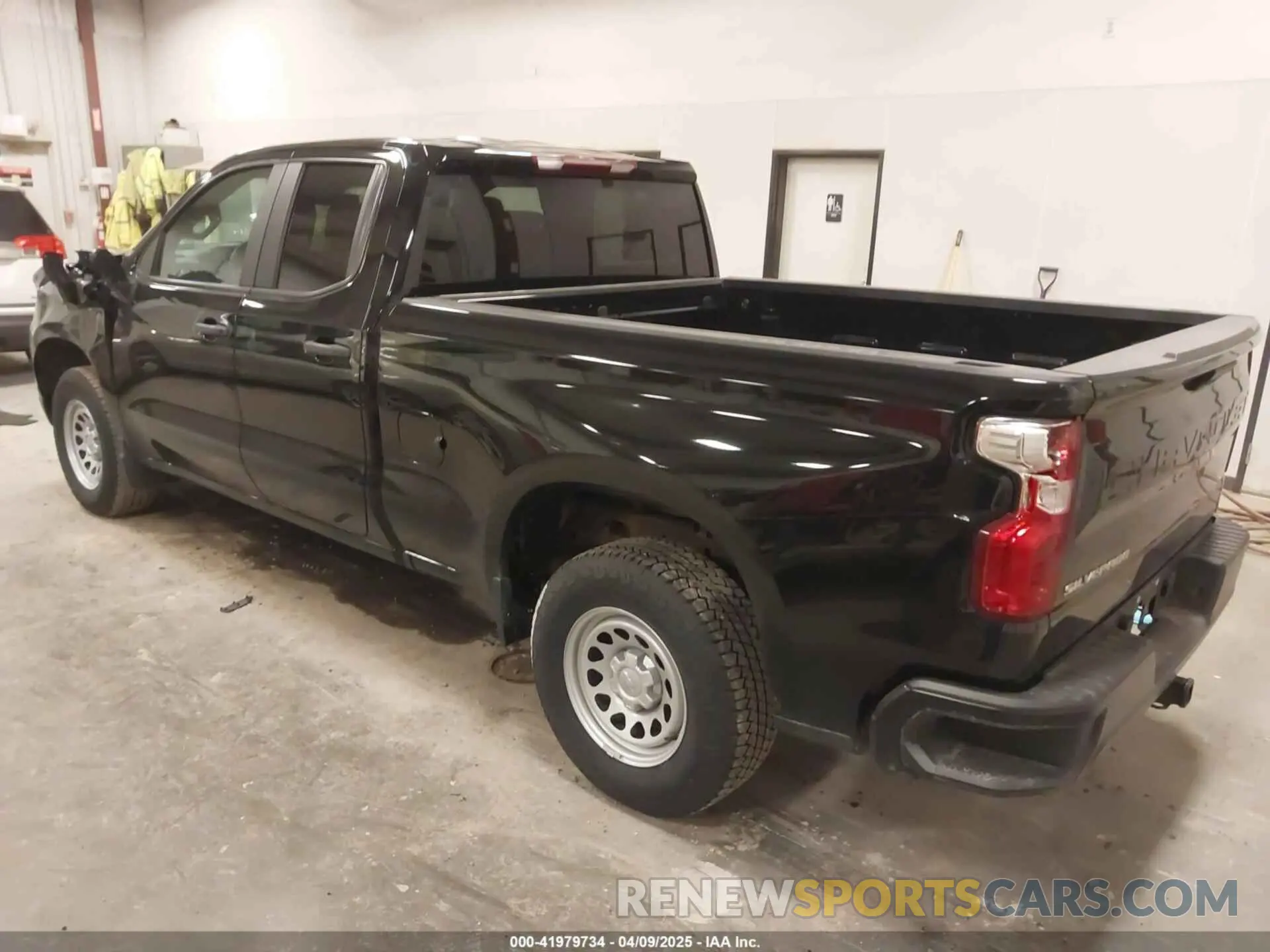 3 Photograph of a damaged car 1GCRDAED5NZ551783 CHEVROLET SILVERADO 1500 2022