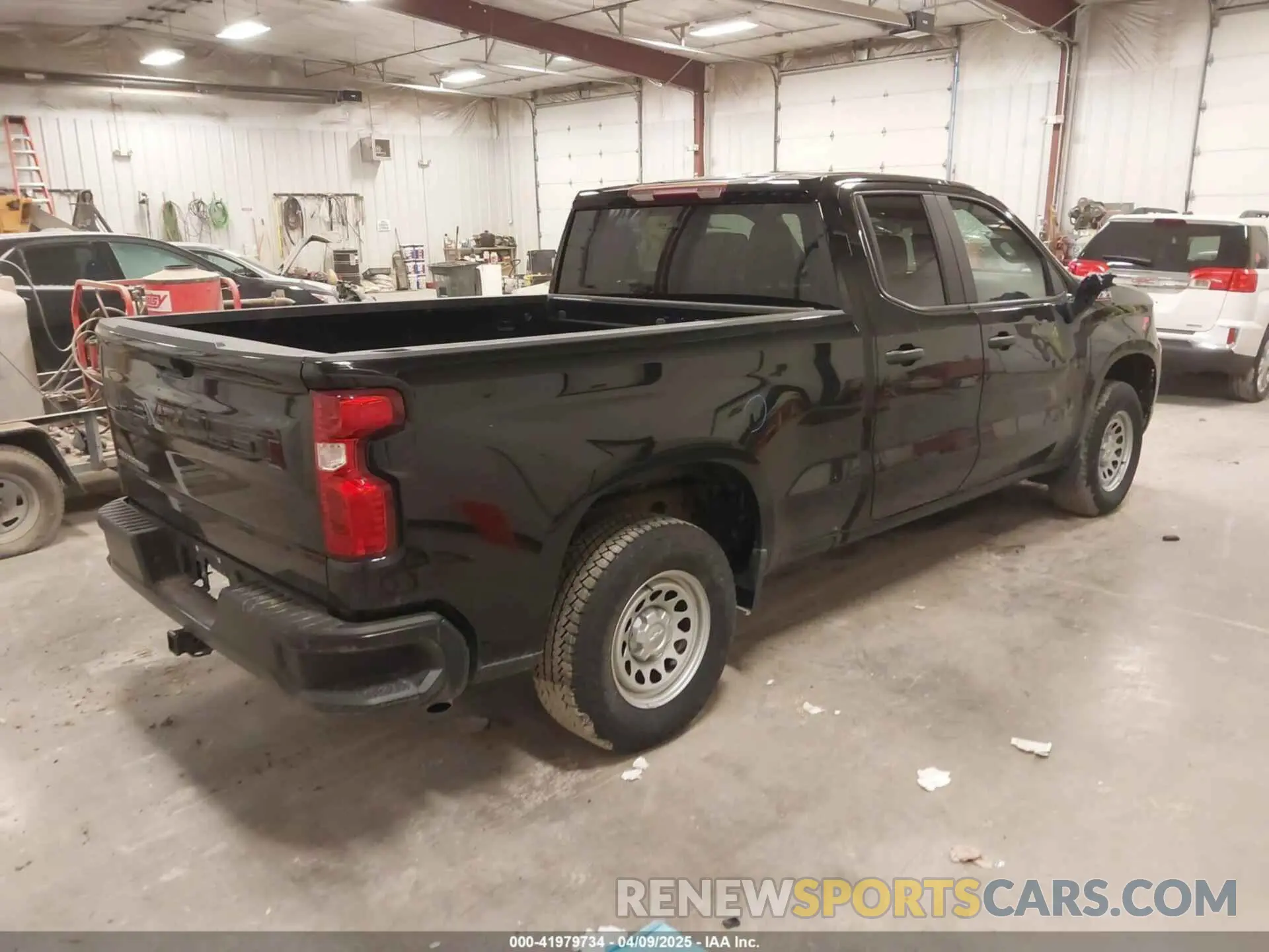 4 Photograph of a damaged car 1GCRDAED5NZ551783 CHEVROLET SILVERADO 1500 2022