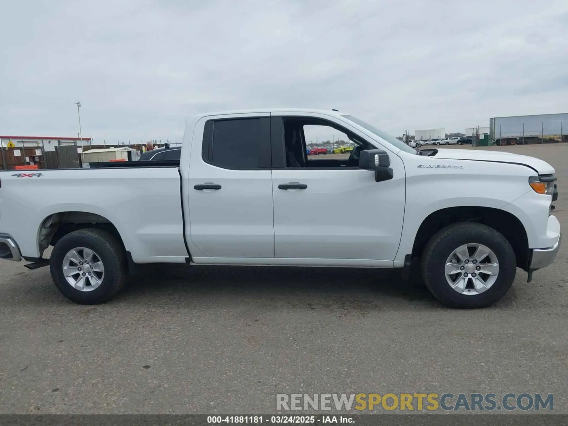 13 Photograph of a damaged car 1GCRDAED8NZ544472 CHEVROLET SILVERADO 1500 2022