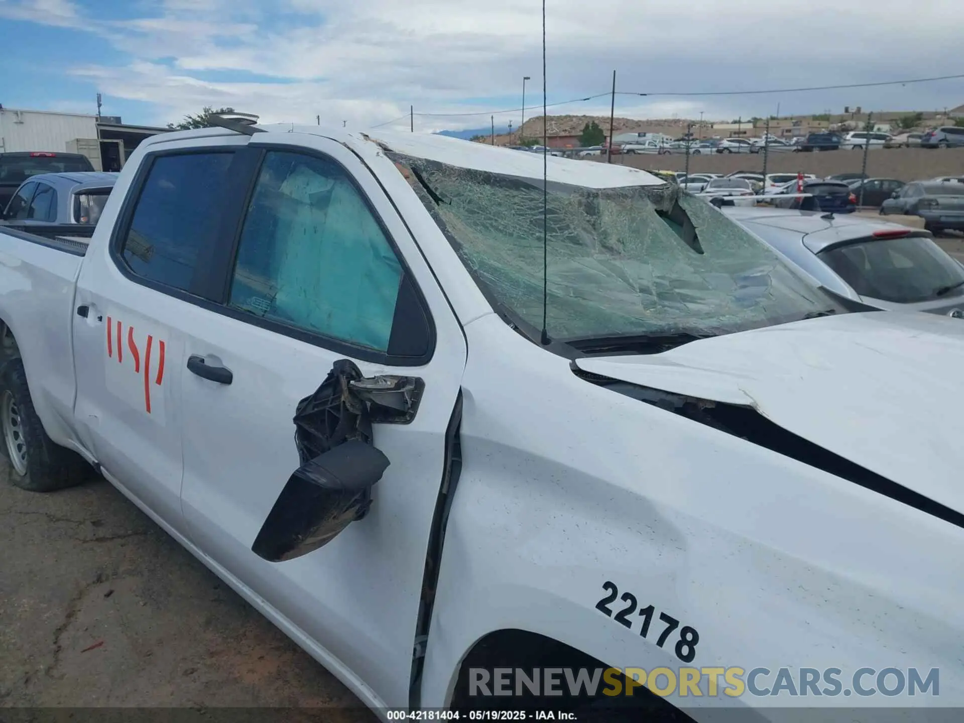 11 Photograph of a damaged car 1GCUDAED0NZ580537 CHEVROLET SILVERADO 1500 2022