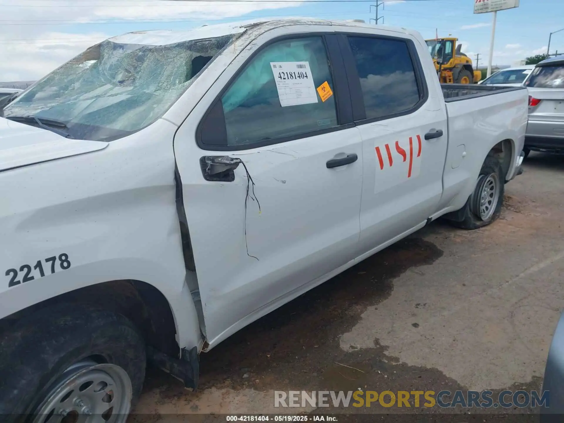 12 Photograph of a damaged car 1GCUDAED0NZ580537 CHEVROLET SILVERADO 1500 2022