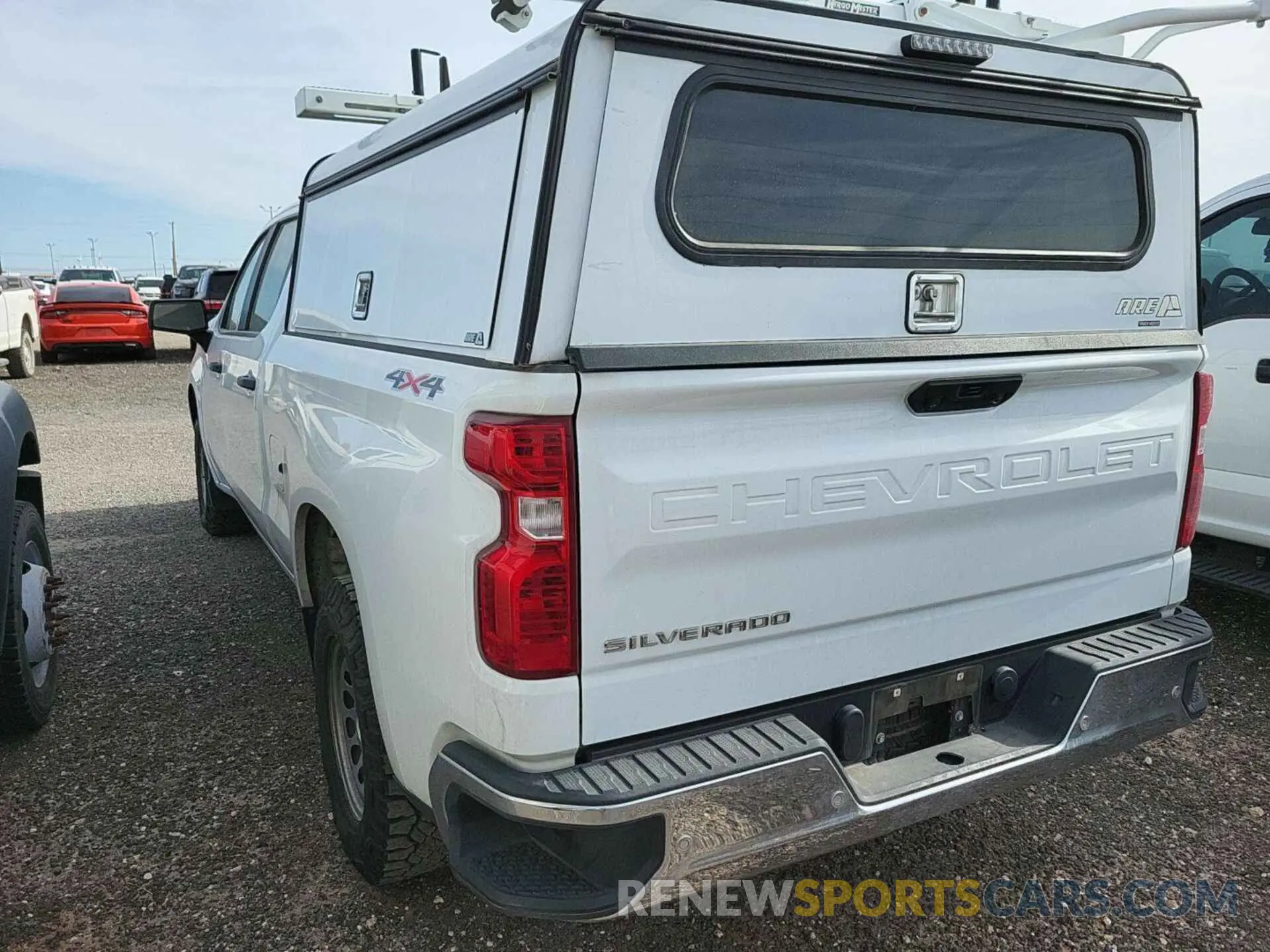 19 Photograph of a damaged car 1GCUDAED4NZ525590 CHEVROLET SILVERADO 1500 2022