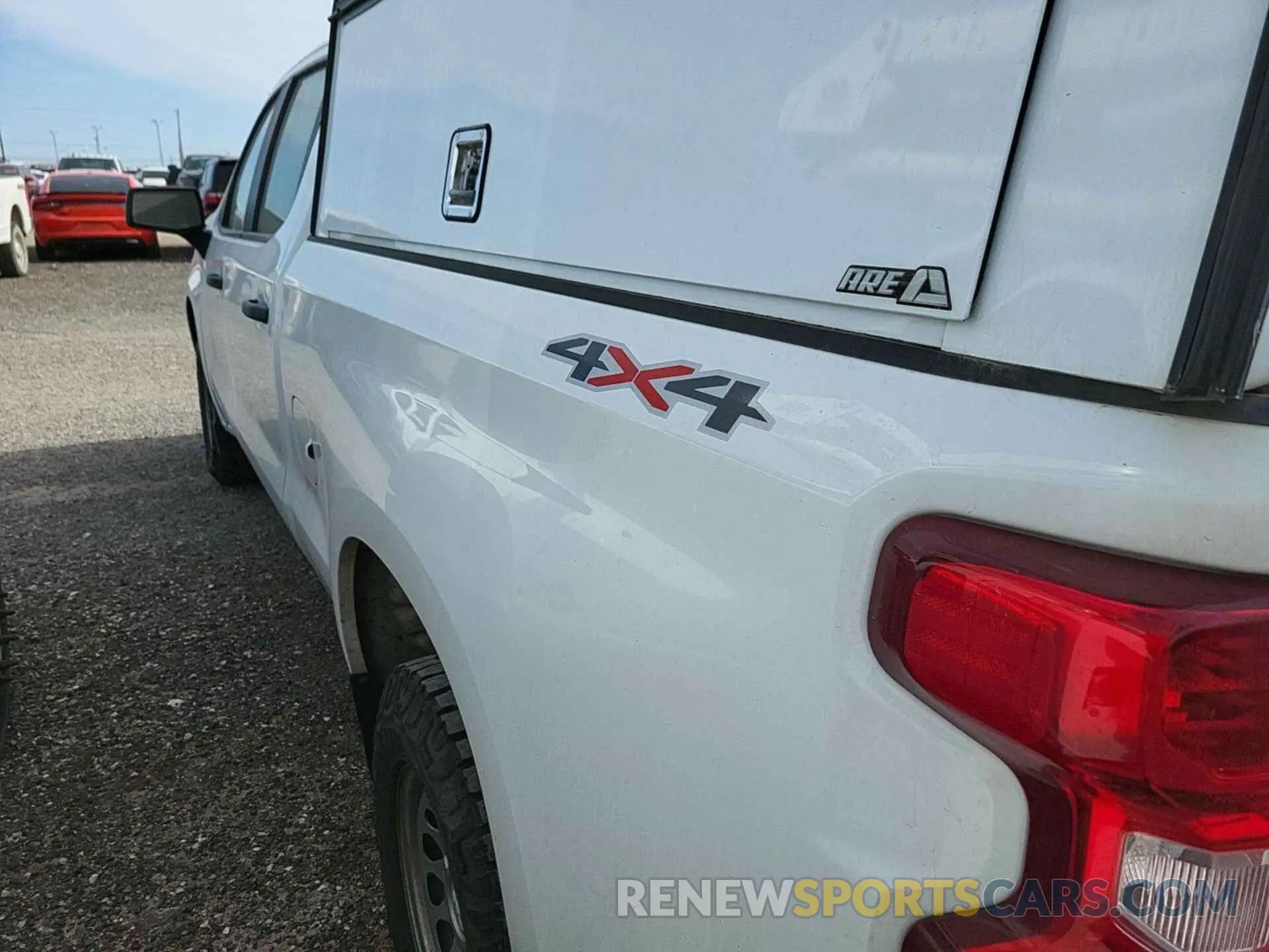 4 Photograph of a damaged car 1GCUDAED4NZ525590 CHEVROLET SILVERADO 1500 2022