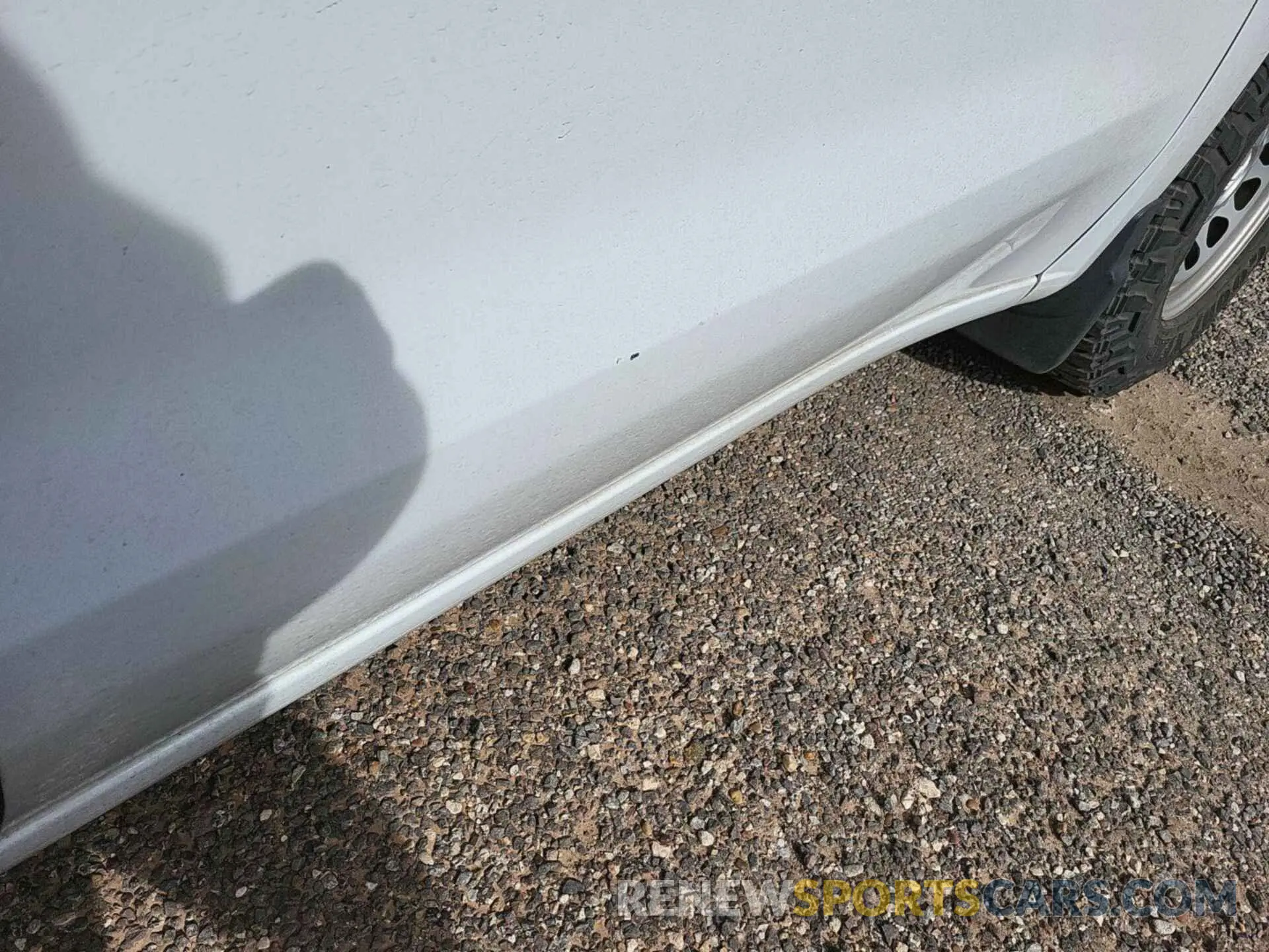 5 Photograph of a damaged car 1GCUDAED4NZ525590 CHEVROLET SILVERADO 1500 2022