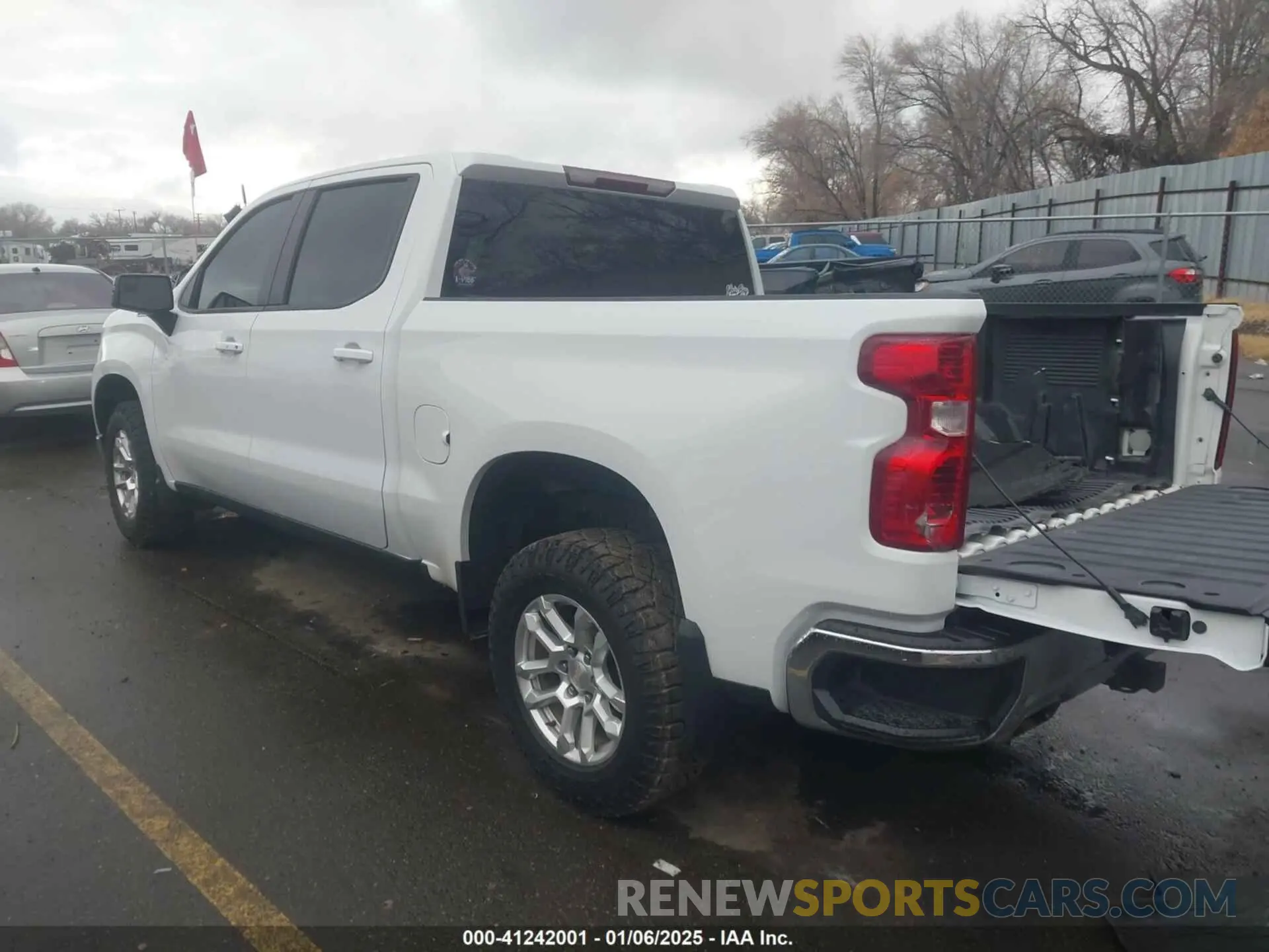 3 Photograph of a damaged car 1GCUDDED0NZ526205 CHEVROLET SILVERADO 1500 2022