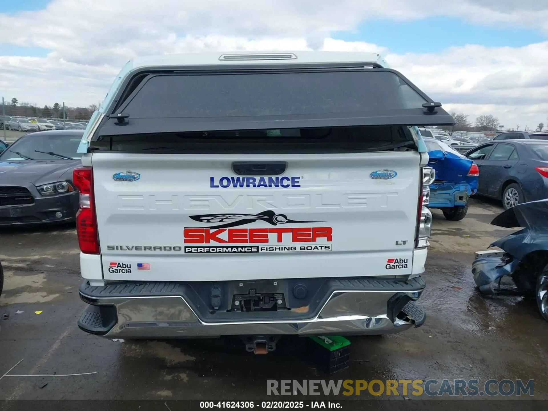 16 Photograph of a damaged car 1GCUDDED1NZ524429 CHEVROLET SILVERADO 1500 2022