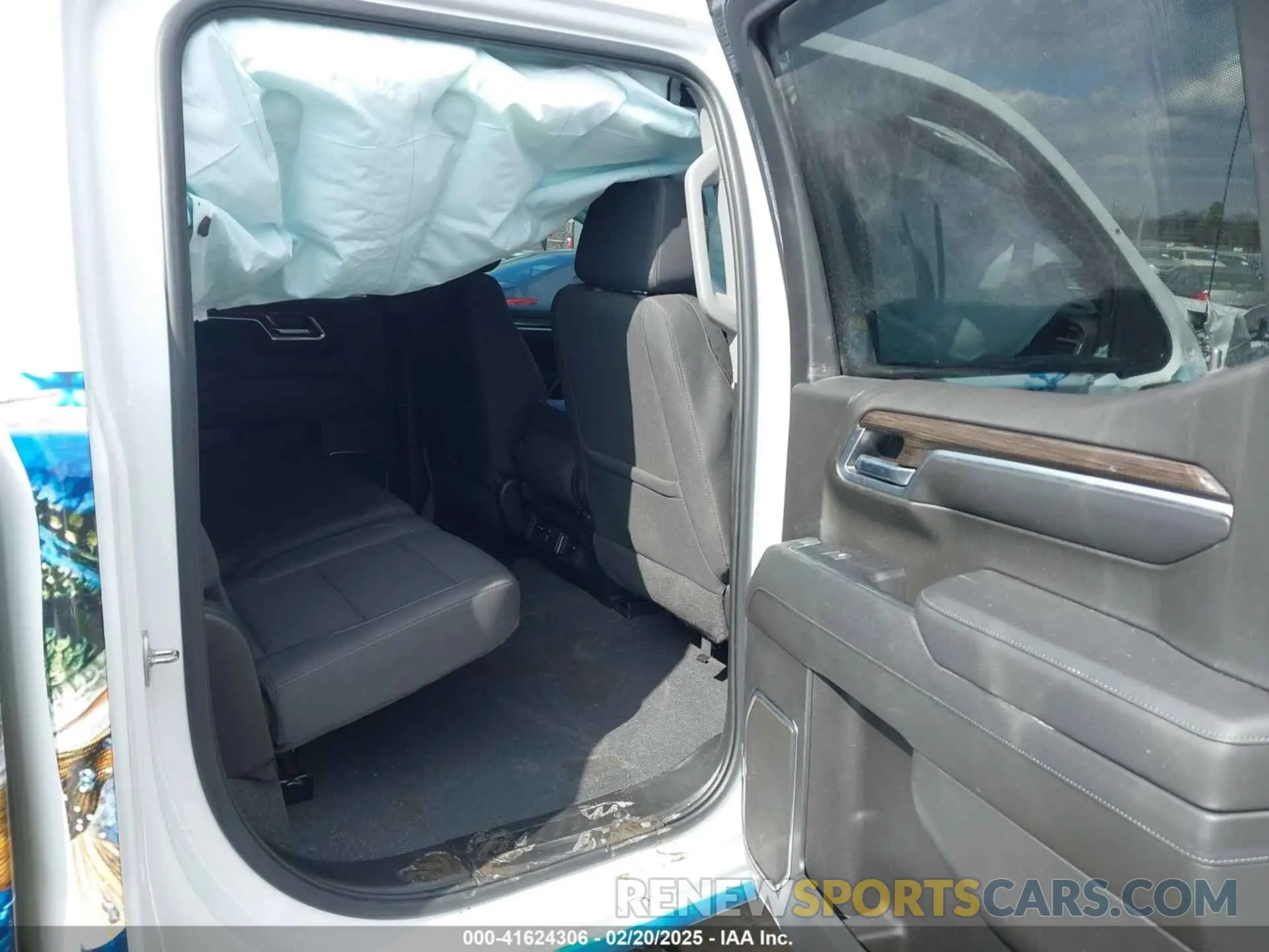 8 Photograph of a damaged car 1GCUDDED1NZ524429 CHEVROLET SILVERADO 1500 2022