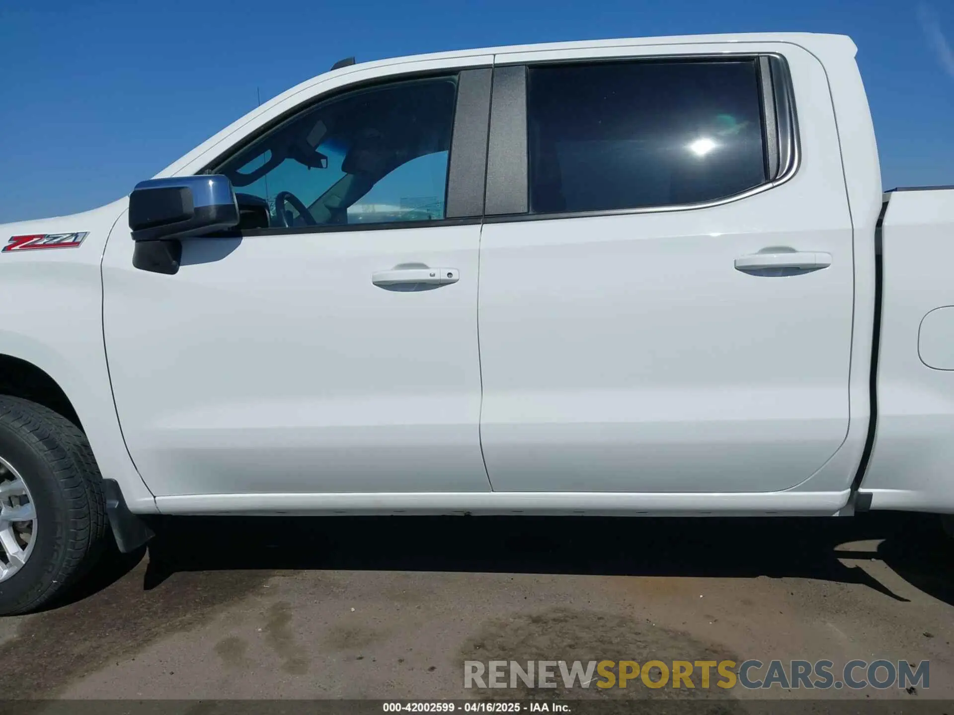 15 Photograph of a damaged car 1GCUDDEDXNZ537566 CHEVROLET SILVERADO 1500 2022