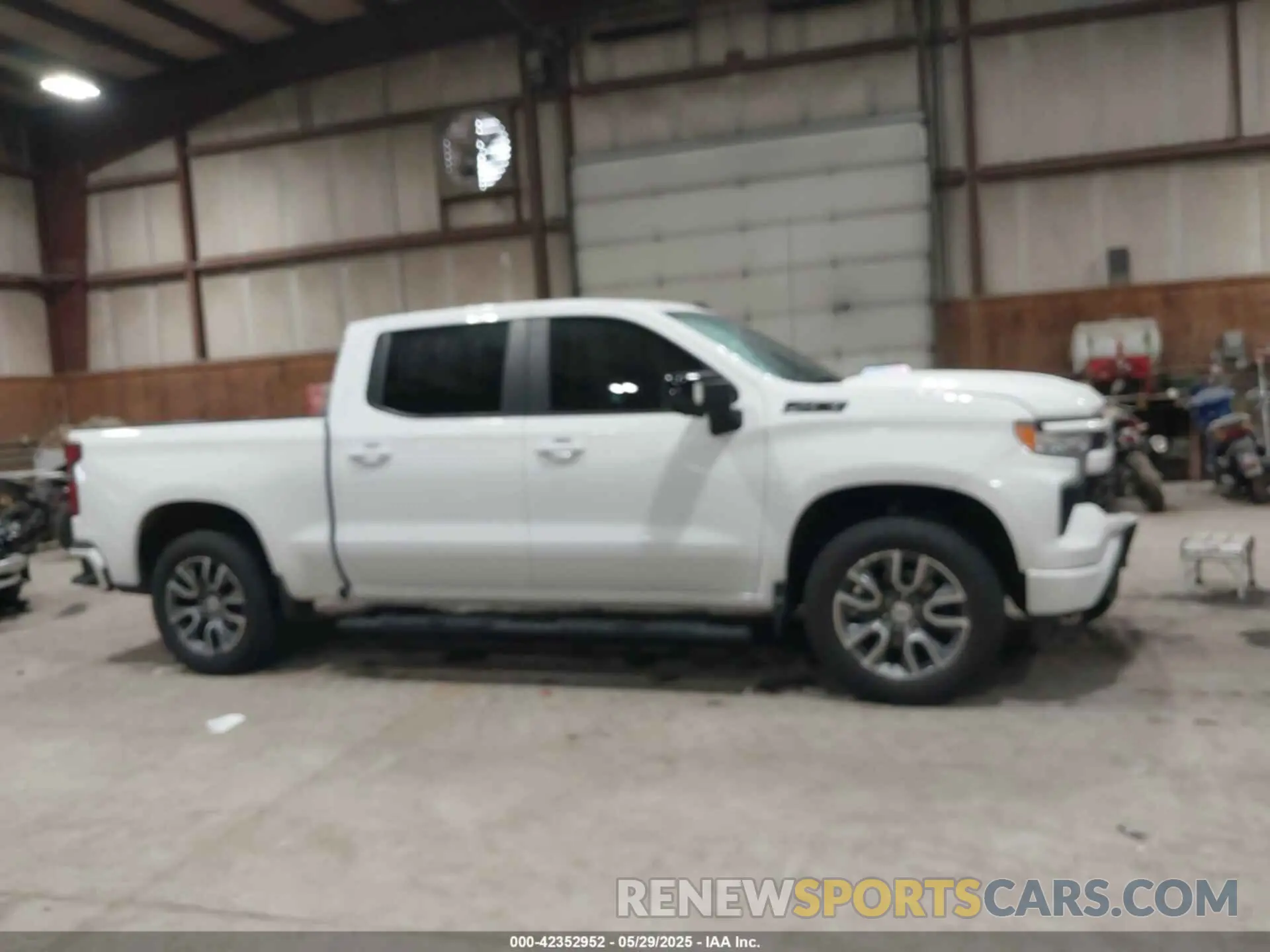 13 Photograph of a damaged car 1GCUDEED1NZ570249 CHEVROLET SILVERADO 1500 2022