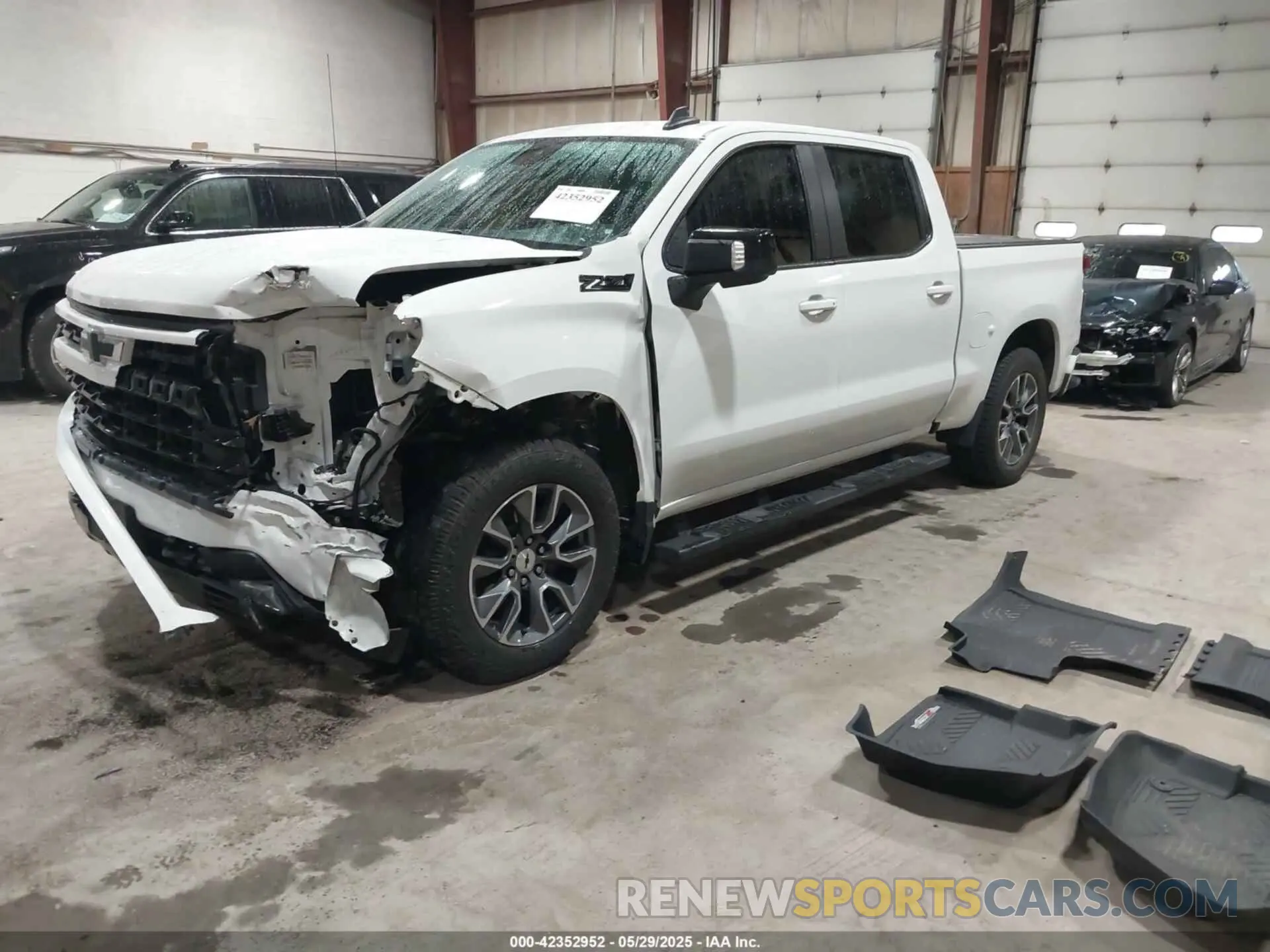 2 Photograph of a damaged car 1GCUDEED1NZ570249 CHEVROLET SILVERADO 1500 2022
