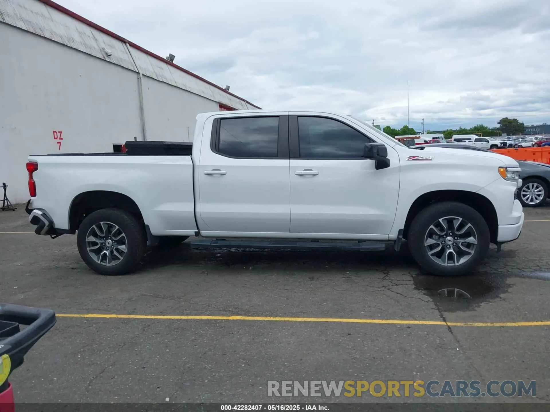 13 Photograph of a damaged car 1GCUDEED3NZ646621 CHEVROLET SILVERADO 1500 2022