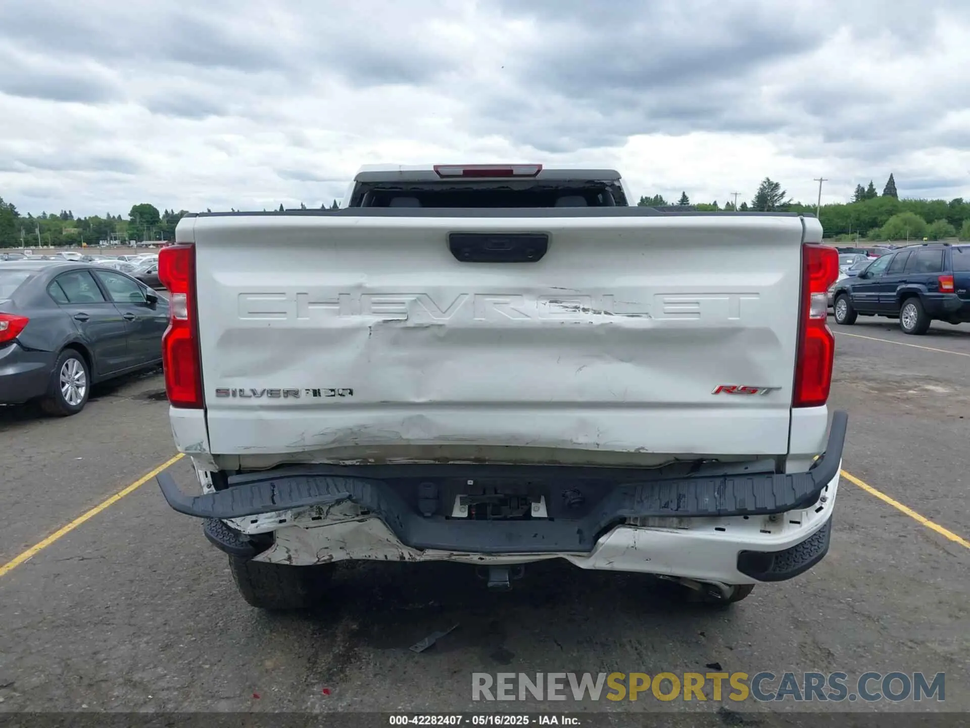 16 Photograph of a damaged car 1GCUDEED3NZ646621 CHEVROLET SILVERADO 1500 2022