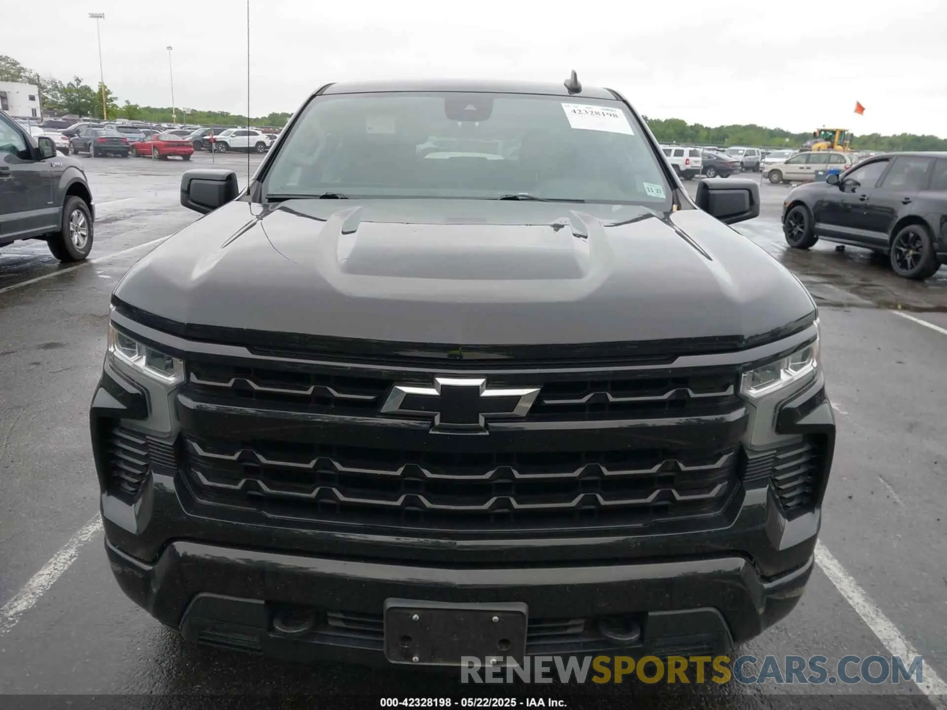 12 Photograph of a damaged car 1GCUDEED7NZ638375 CHEVROLET SILVERADO 1500 2022