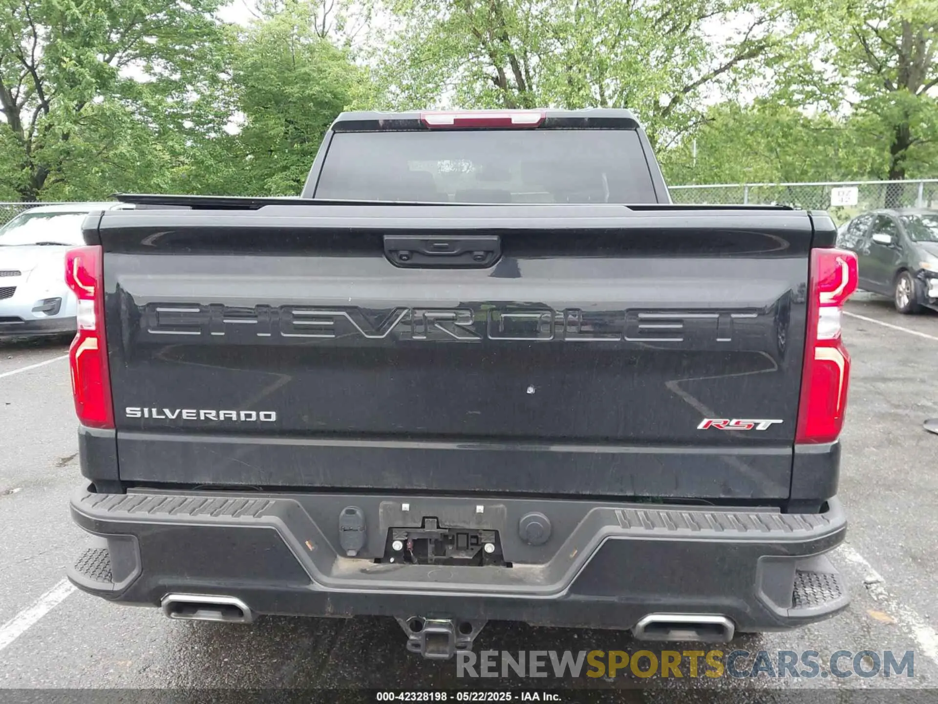 16 Photograph of a damaged car 1GCUDEED7NZ638375 CHEVROLET SILVERADO 1500 2022