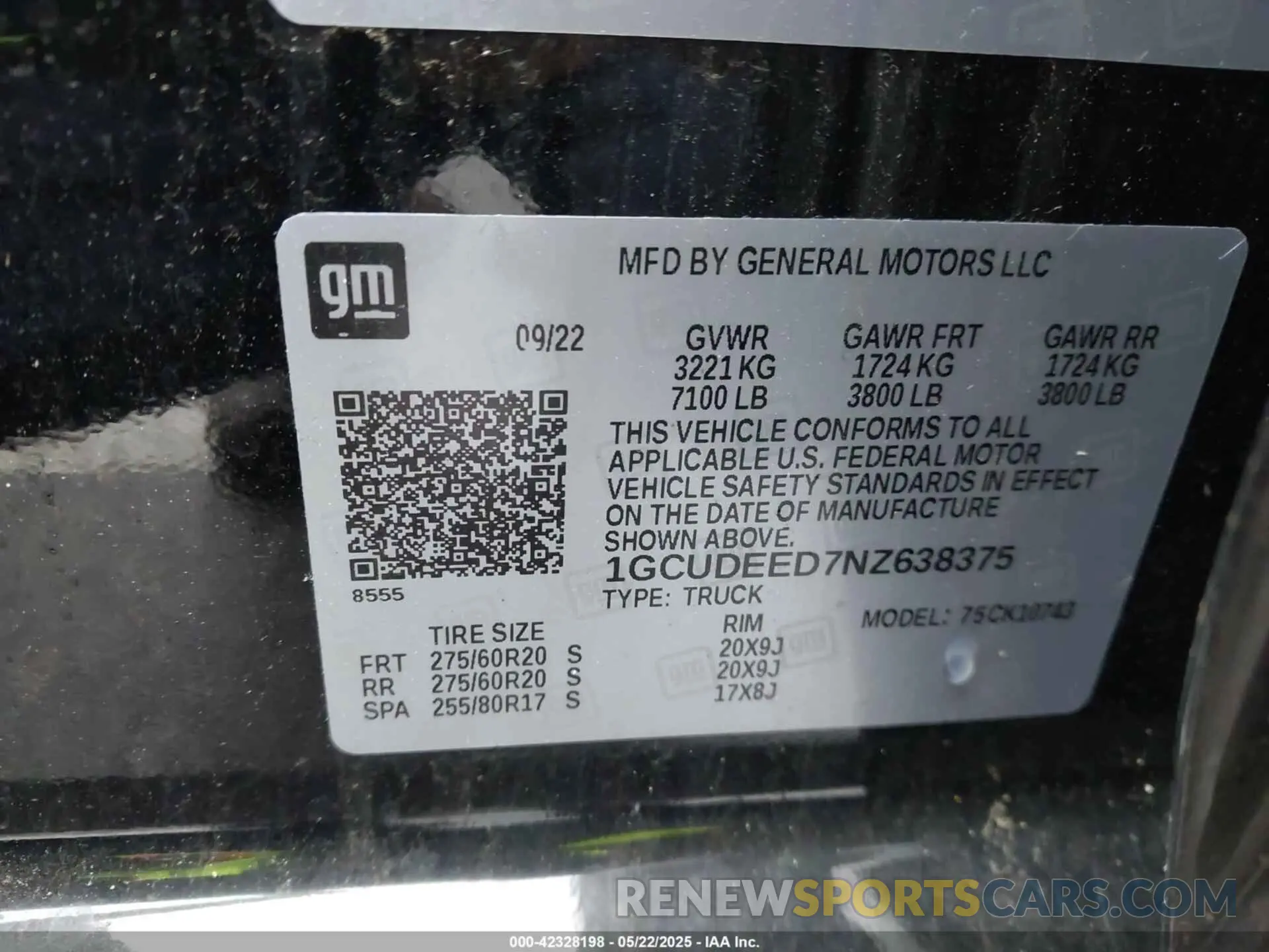 9 Photograph of a damaged car 1GCUDEED7NZ638375 CHEVROLET SILVERADO 1500 2022