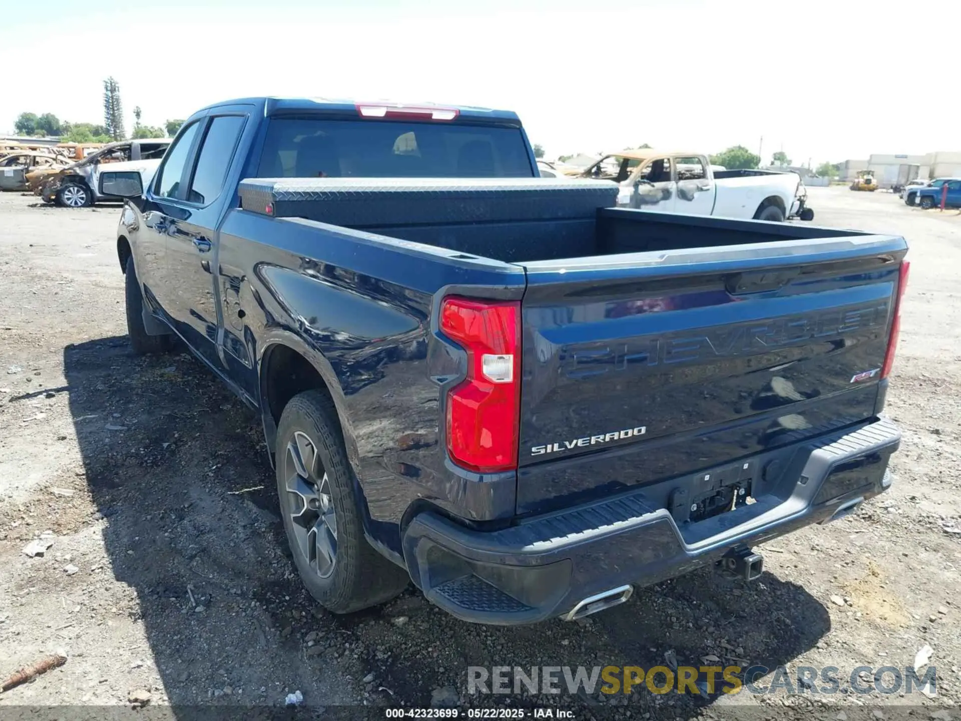 3 Photograph of a damaged car 1GCUDEED8NZ636408 CHEVROLET SILVERADO 1500 2022