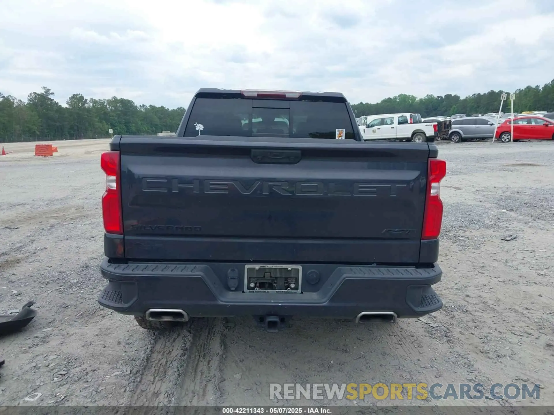 16 Photograph of a damaged car 1GCUDEEDXNZ531126 CHEVROLET SILVERADO 1500 2022
