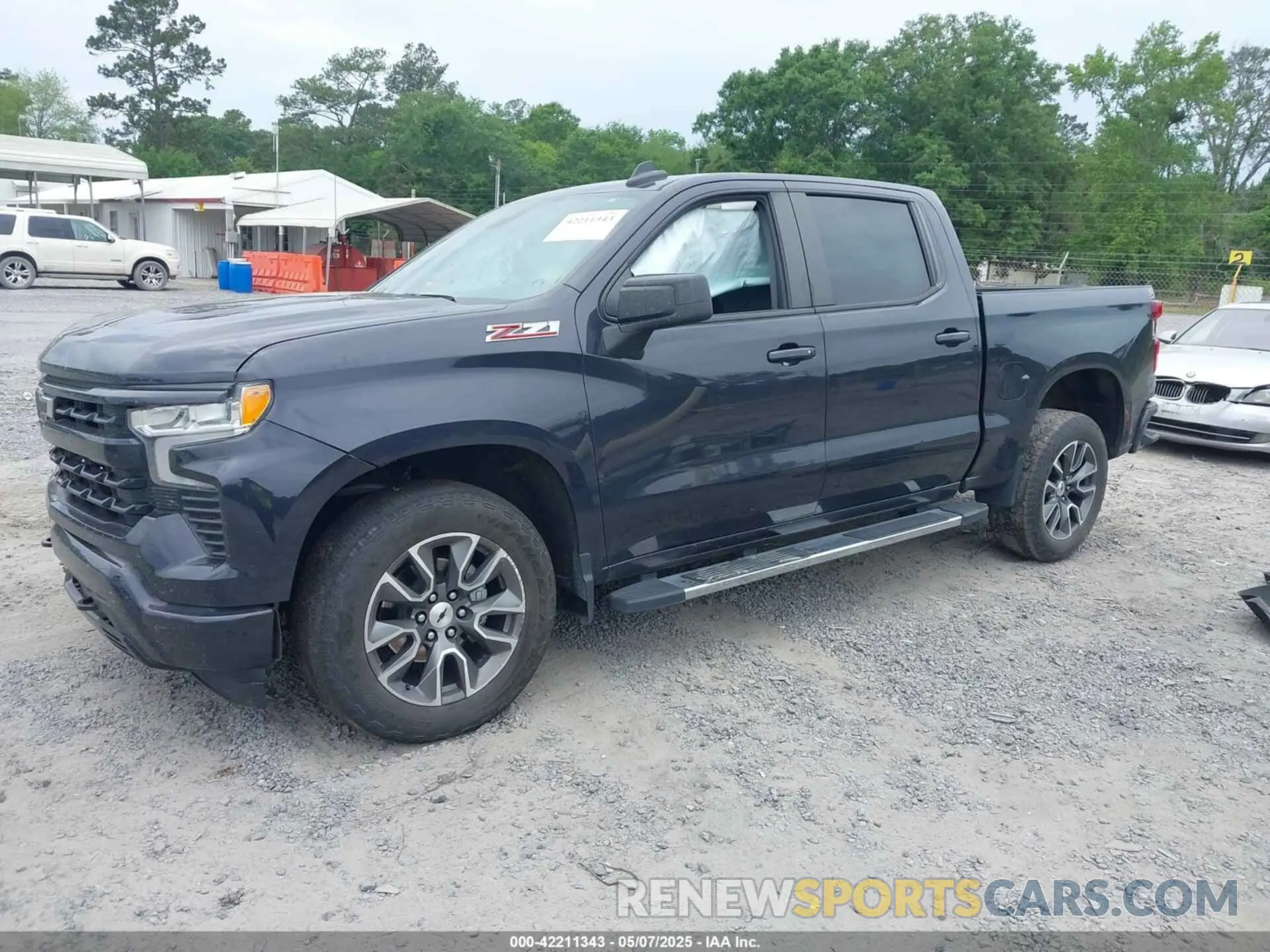 2 Photograph of a damaged car 1GCUDEEDXNZ531126 CHEVROLET SILVERADO 1500 2022