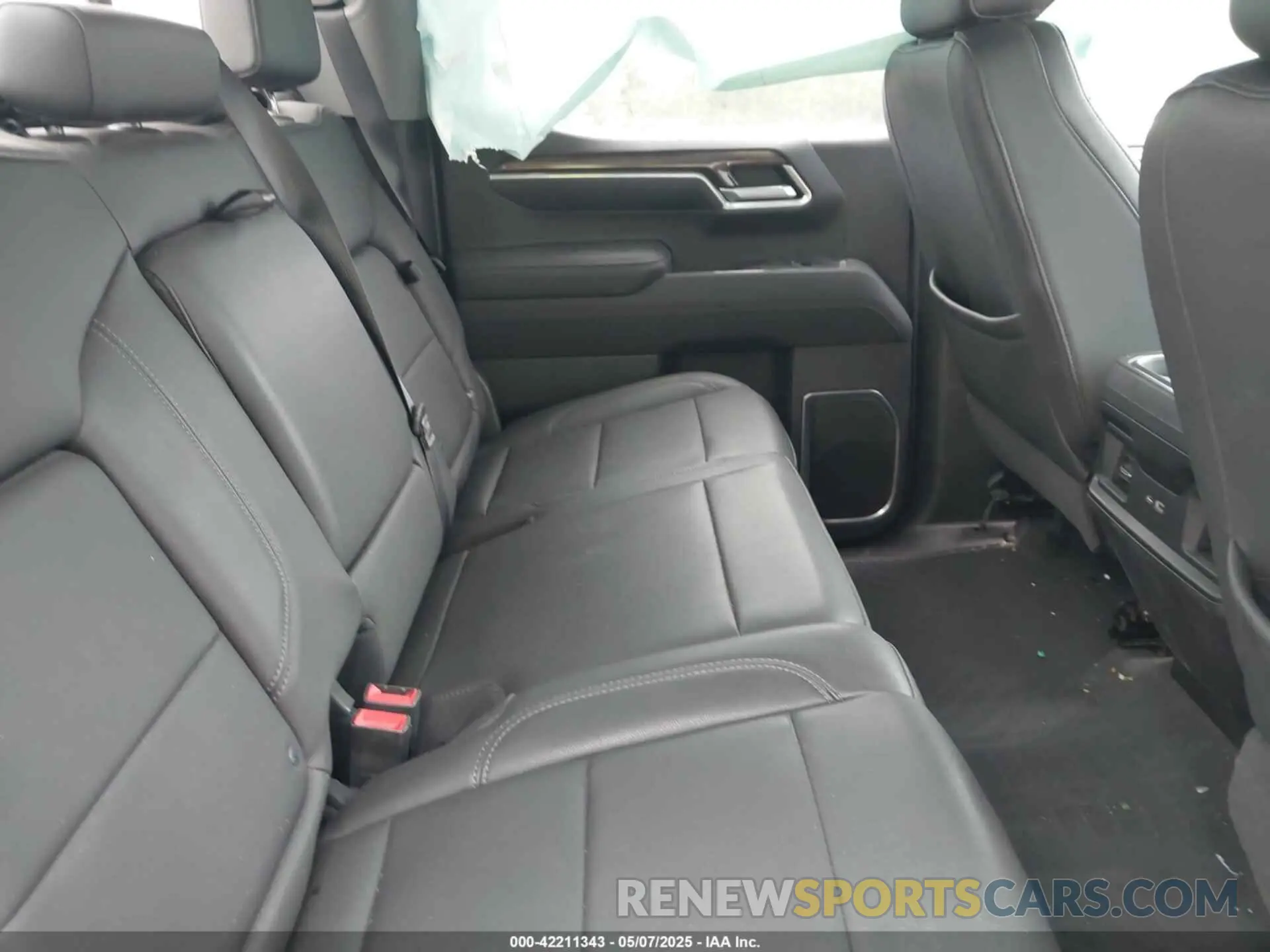 8 Photograph of a damaged car 1GCUDEEDXNZ531126 CHEVROLET SILVERADO 1500 2022