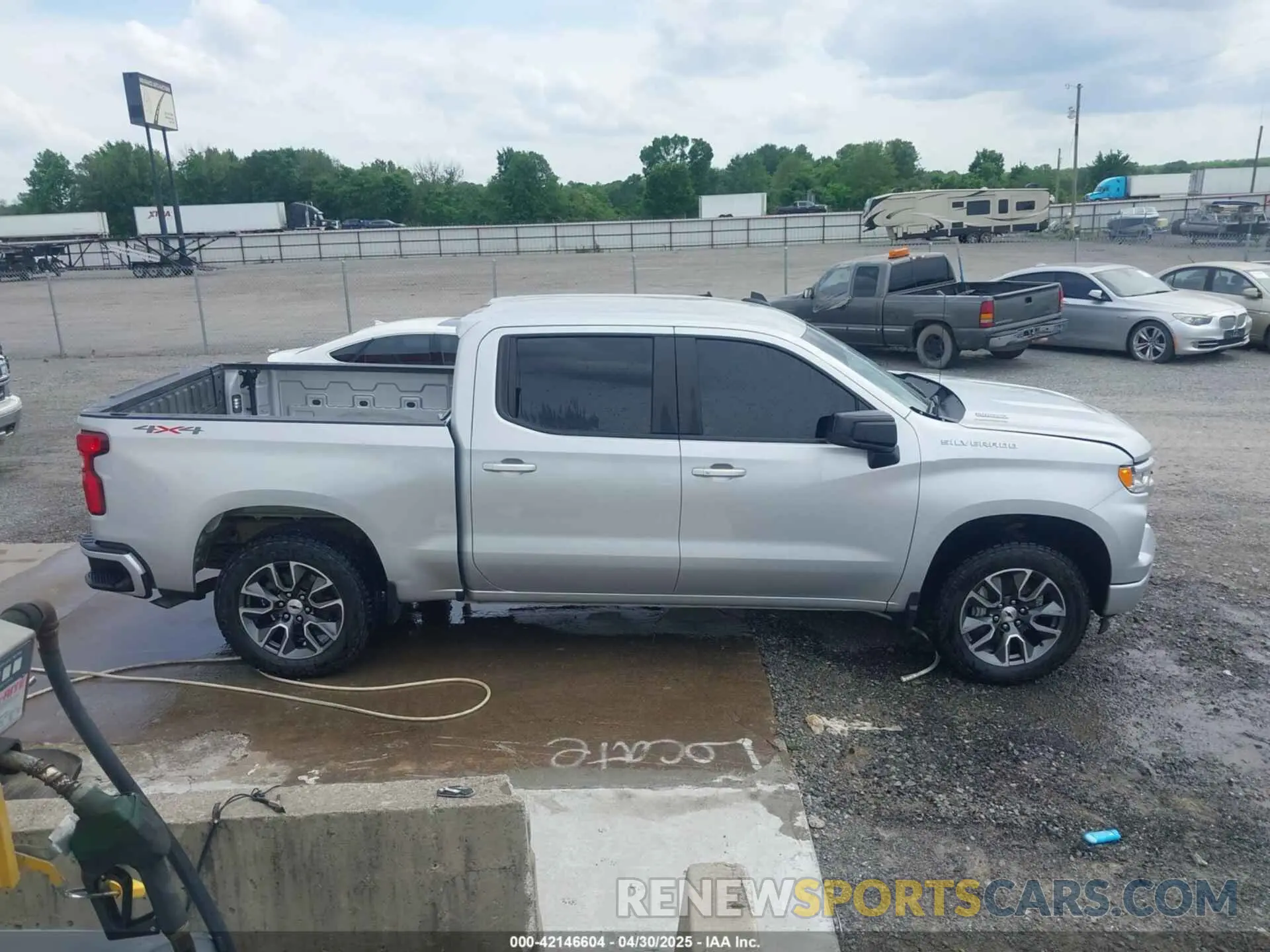 13 Photograph of a damaged car 1GCUDEET8NZ571342 CHEVROLET SILVERADO 1500 2022