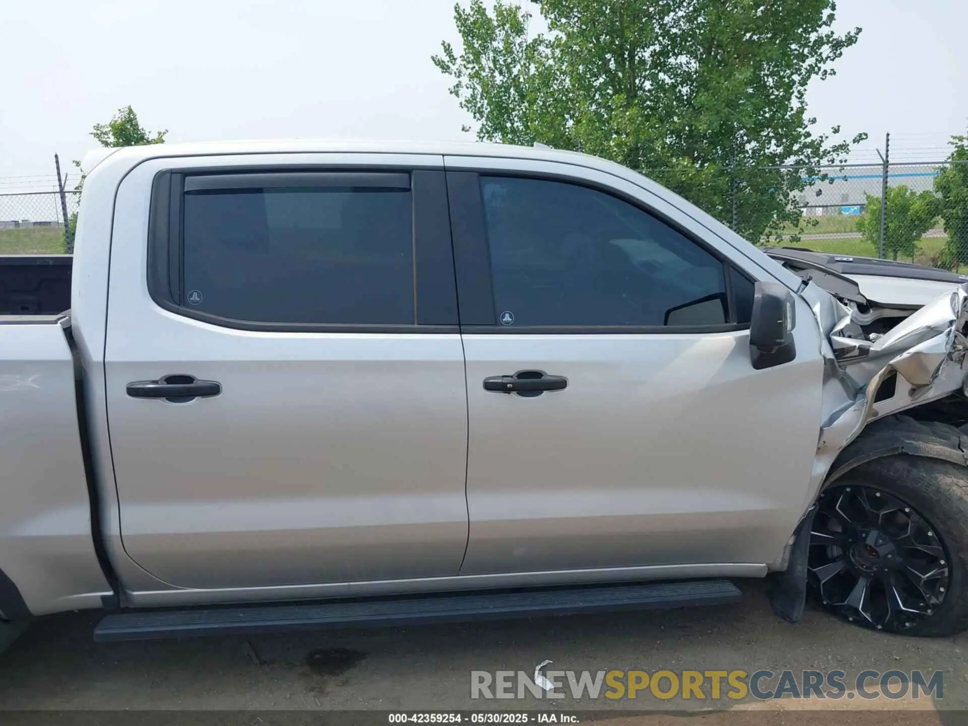 14 Photograph of a damaged car 1GCUDGED4NZ504659 CHEVROLET SILVERADO 1500 2022