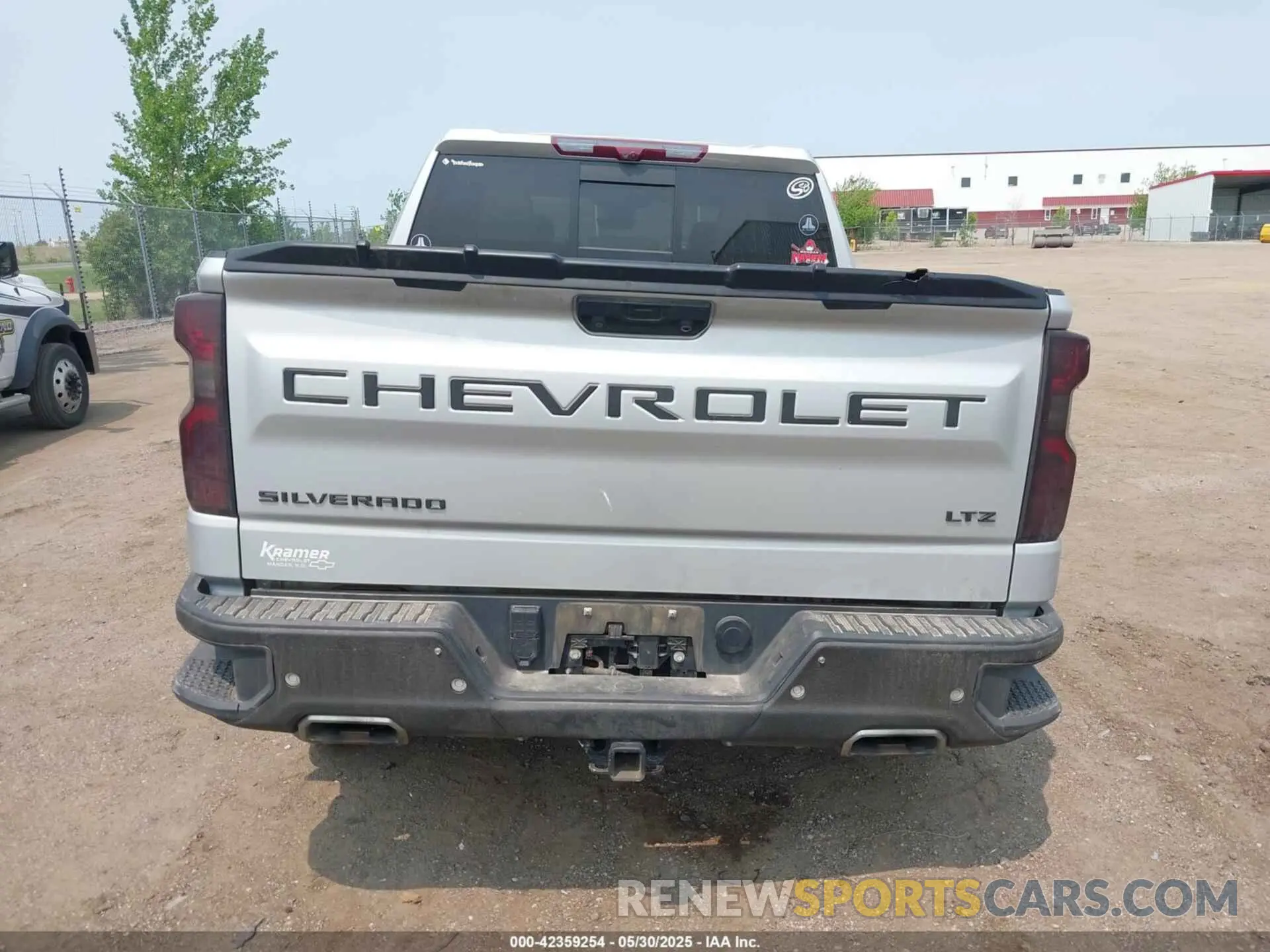 17 Photograph of a damaged car 1GCUDGED4NZ504659 CHEVROLET SILVERADO 1500 2022
