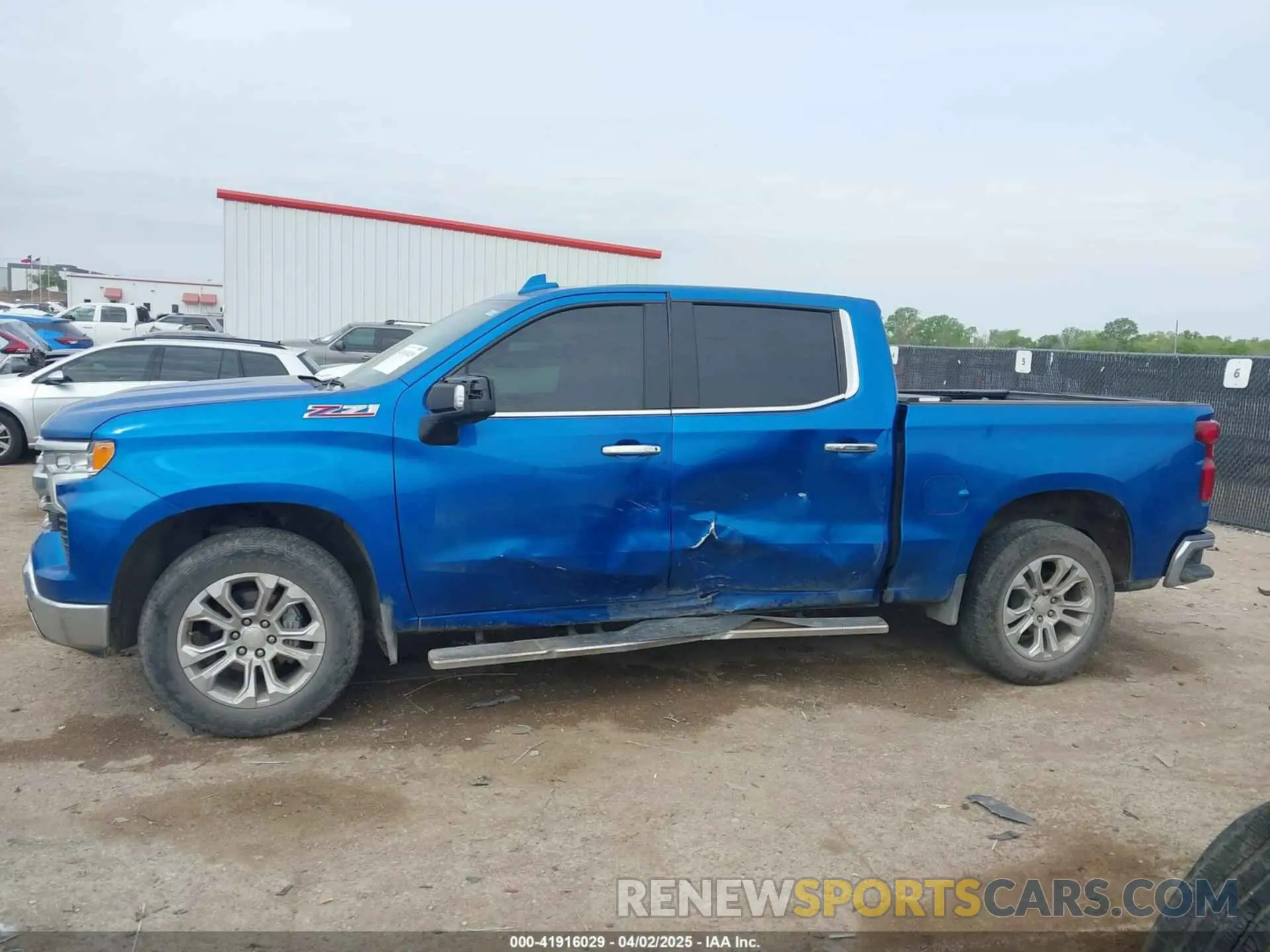 14 Photograph of a damaged car 1GCUDGED6NZ534956 CHEVROLET SILVERADO 1500 2022