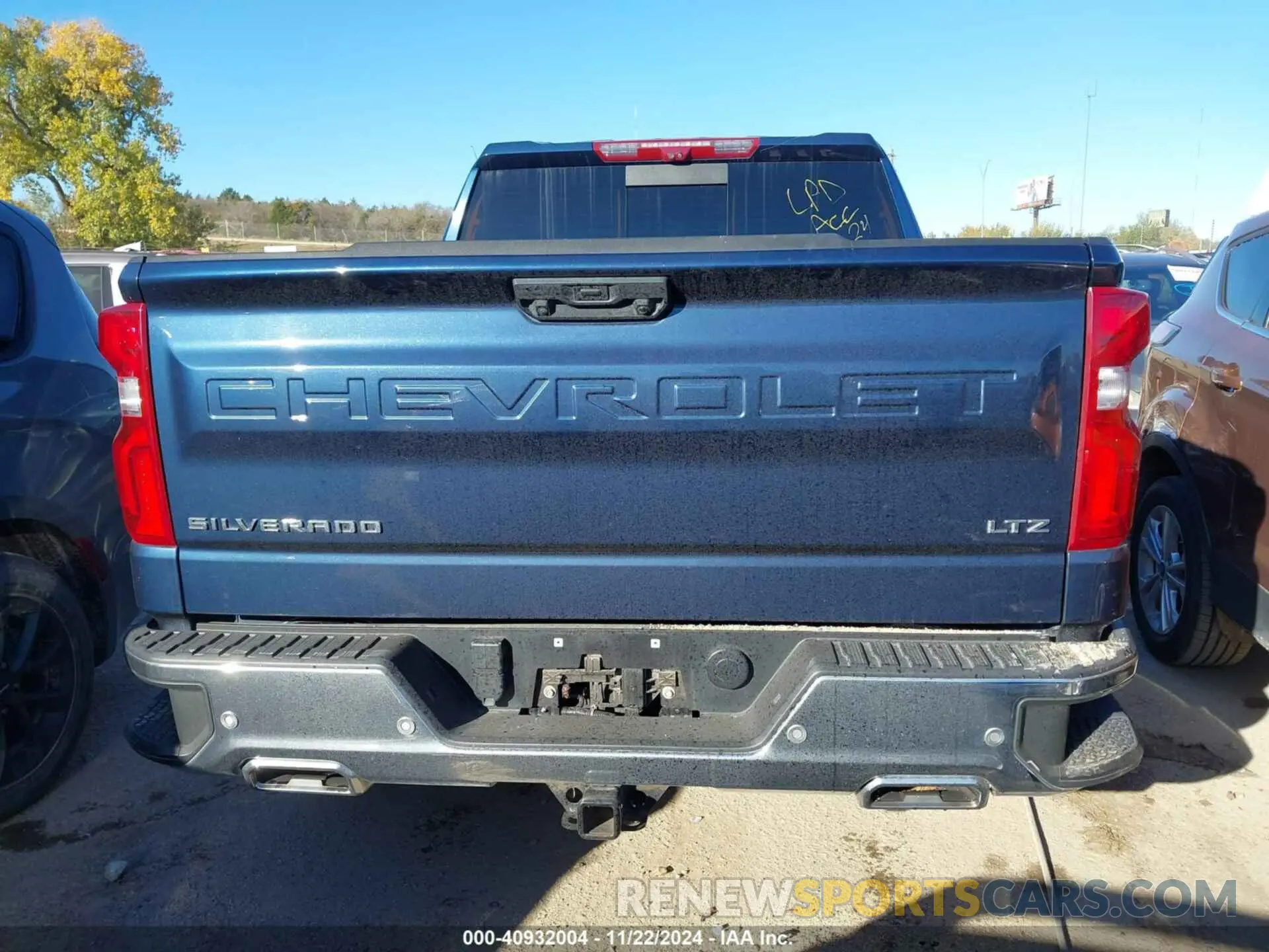 17 Photograph of a damaged car 1GCUDGEDXNZ630296 CHEVROLET SILVERADO 1500 2022