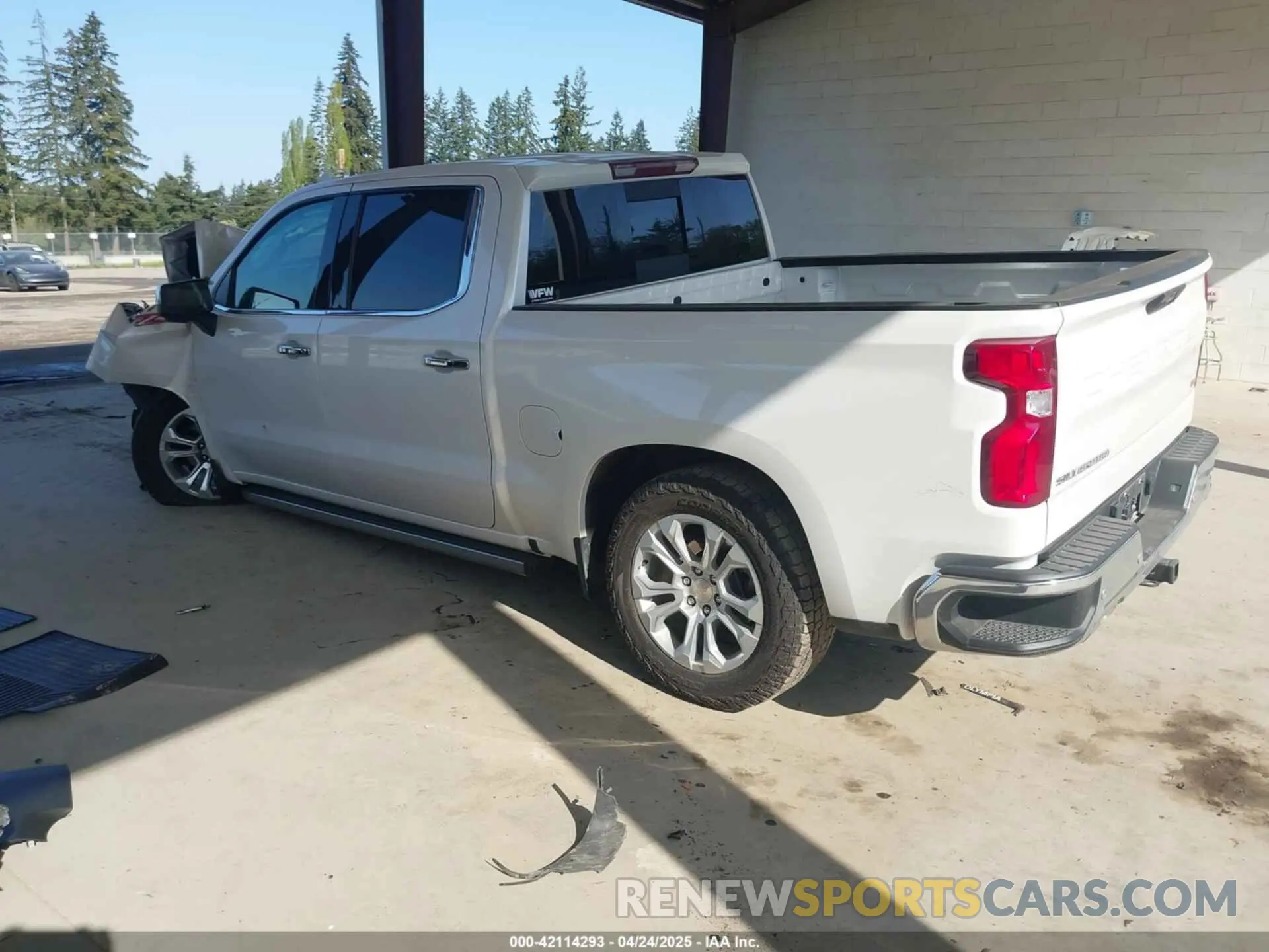 3 Photograph of a damaged car 1GCUDGEL9NZ542475 CHEVROLET SILVERADO 1500 2022