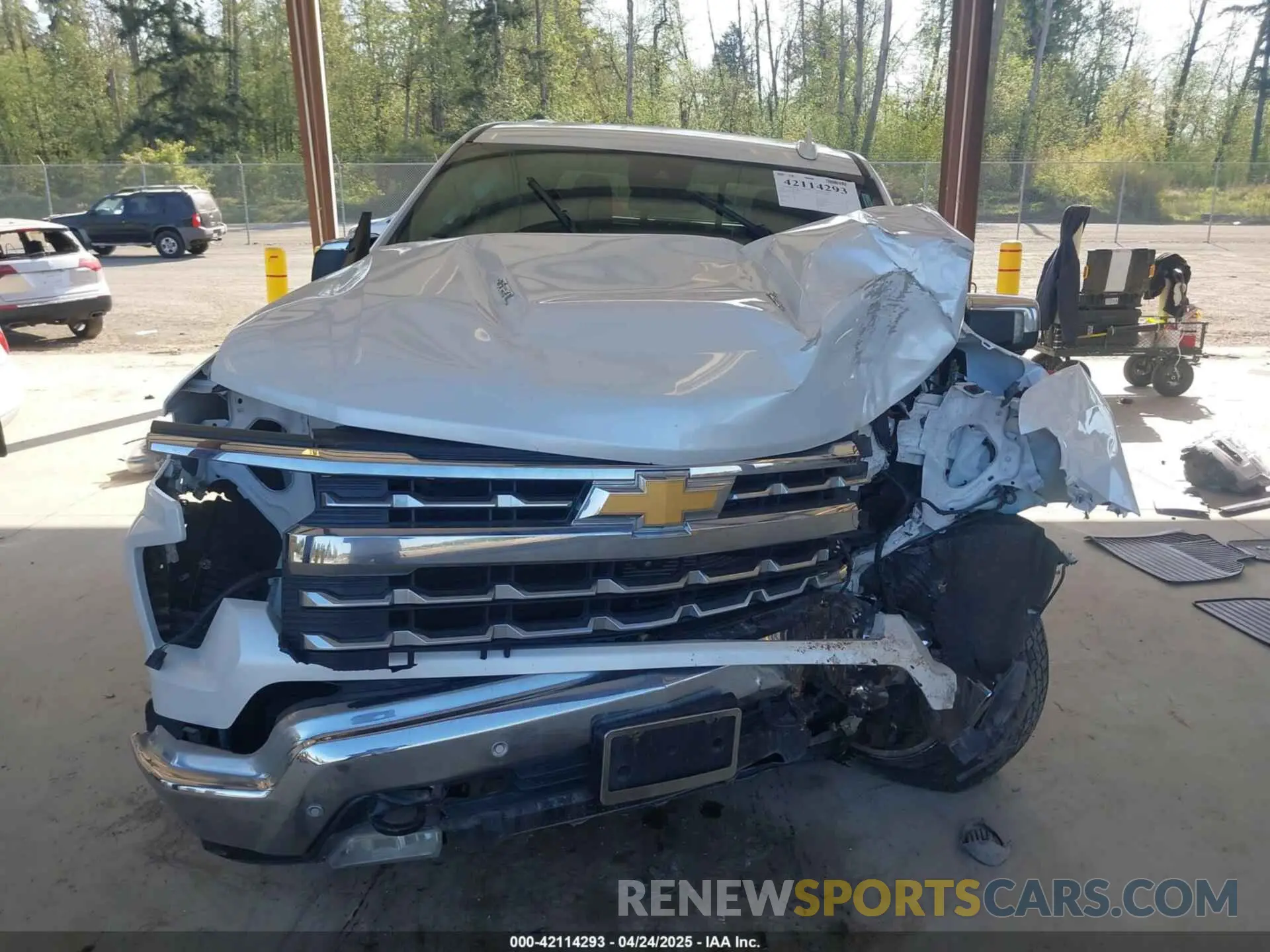 6 Photograph of a damaged car 1GCUDGEL9NZ542475 CHEVROLET SILVERADO 1500 2022