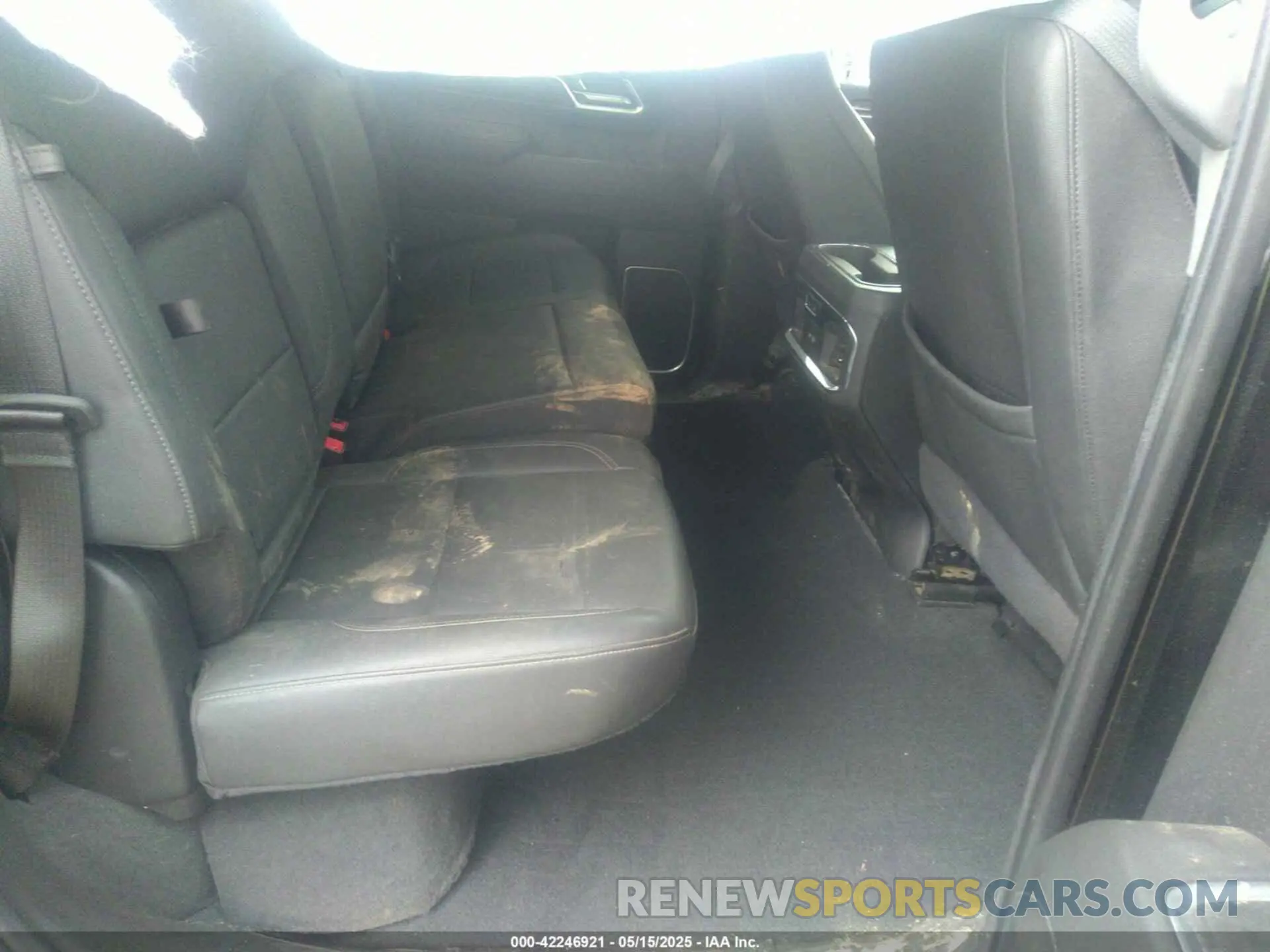 8 Photograph of a damaged car 1GCUDGET9NZ621404 CHEVROLET SILVERADO 1500 2022