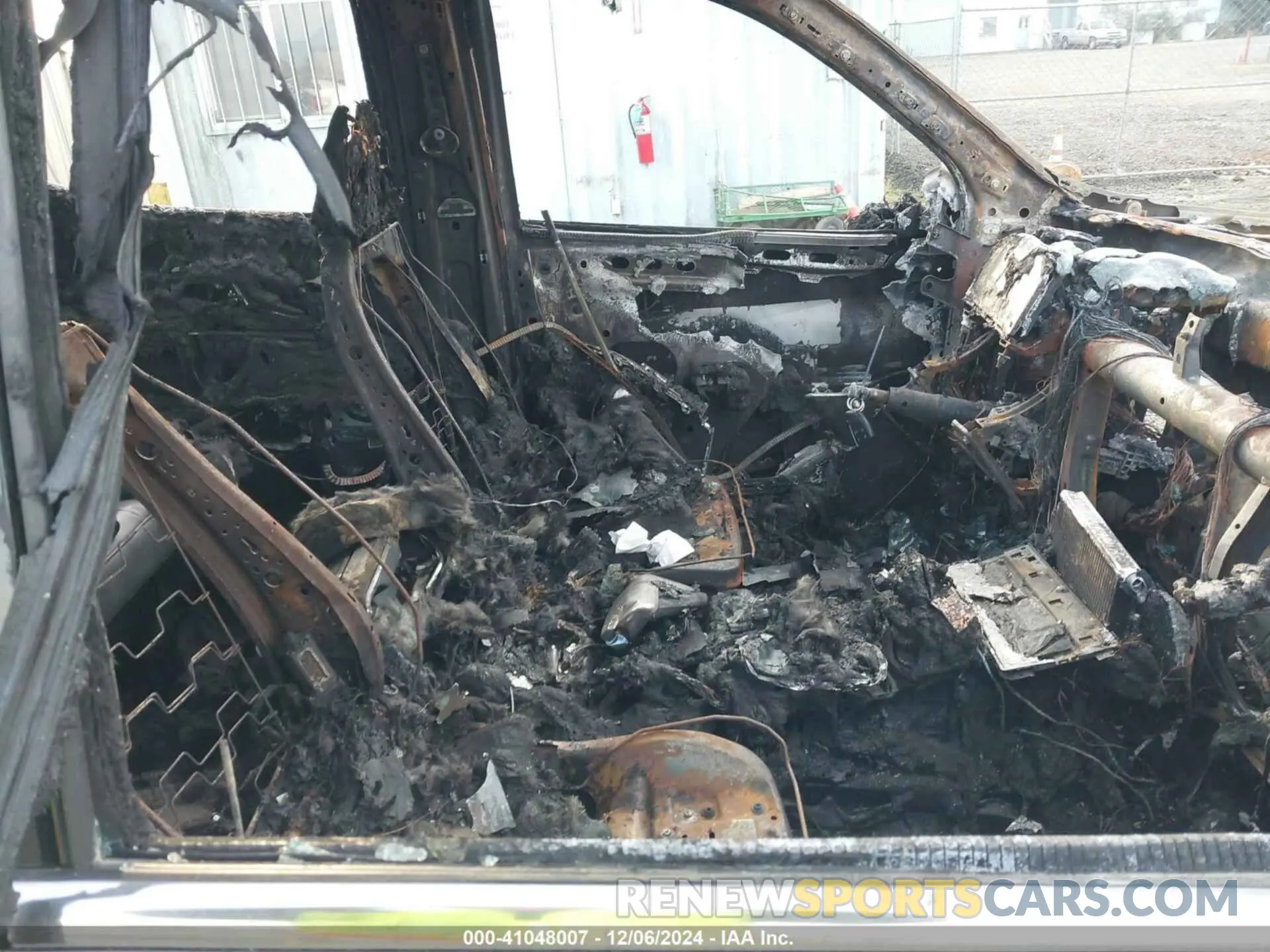 5 Photograph of a damaged car 1GCUDJED4NZ613541 CHEVROLET SILVERADO 1500 2022