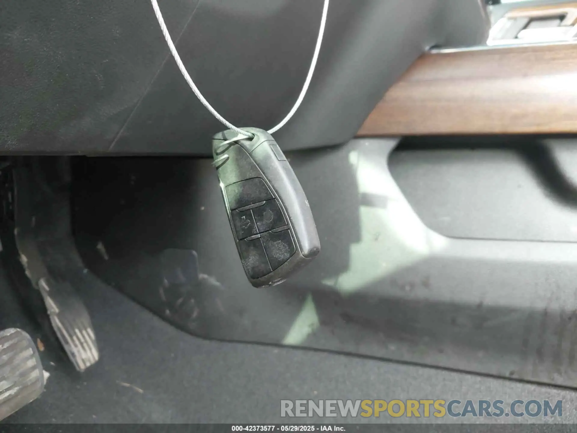 11 Photograph of a damaged car 1GCUDJED7NZ589980 CHEVROLET SILVERADO 1500 2022