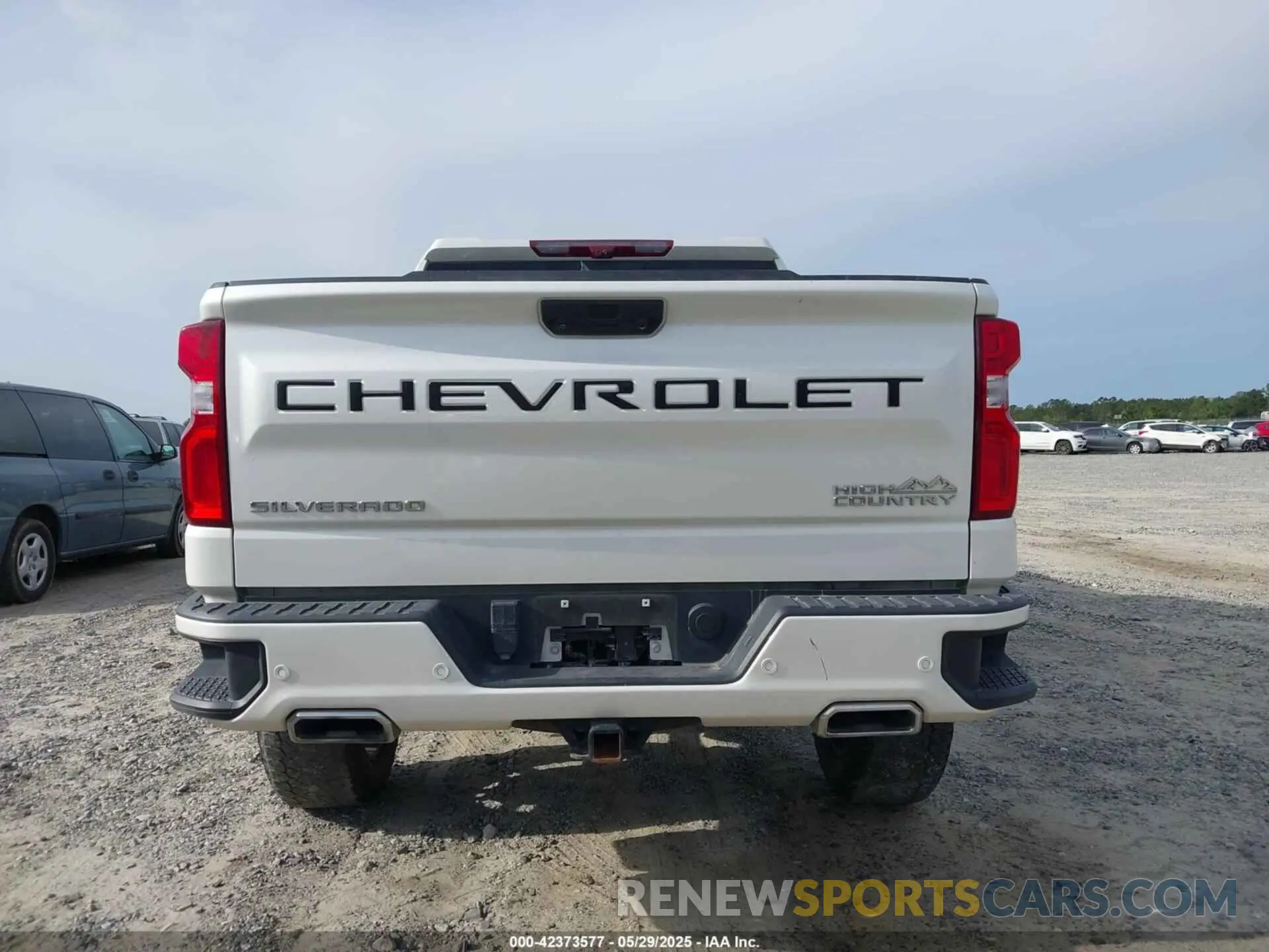 16 Photograph of a damaged car 1GCUDJED7NZ589980 CHEVROLET SILVERADO 1500 2022