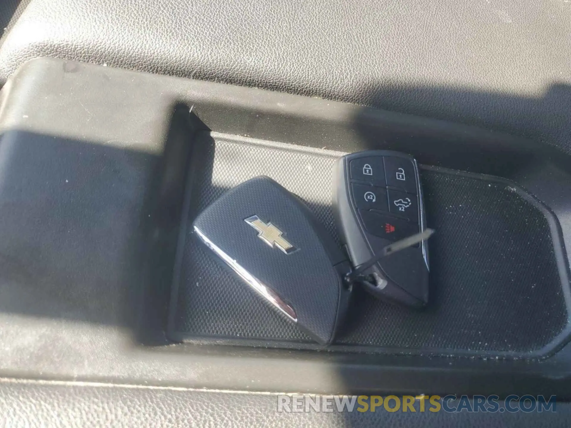 1 Photograph of a damaged car 2GCUDDEDXN1515897 CHEVROLET SILVERADO 1500 2022