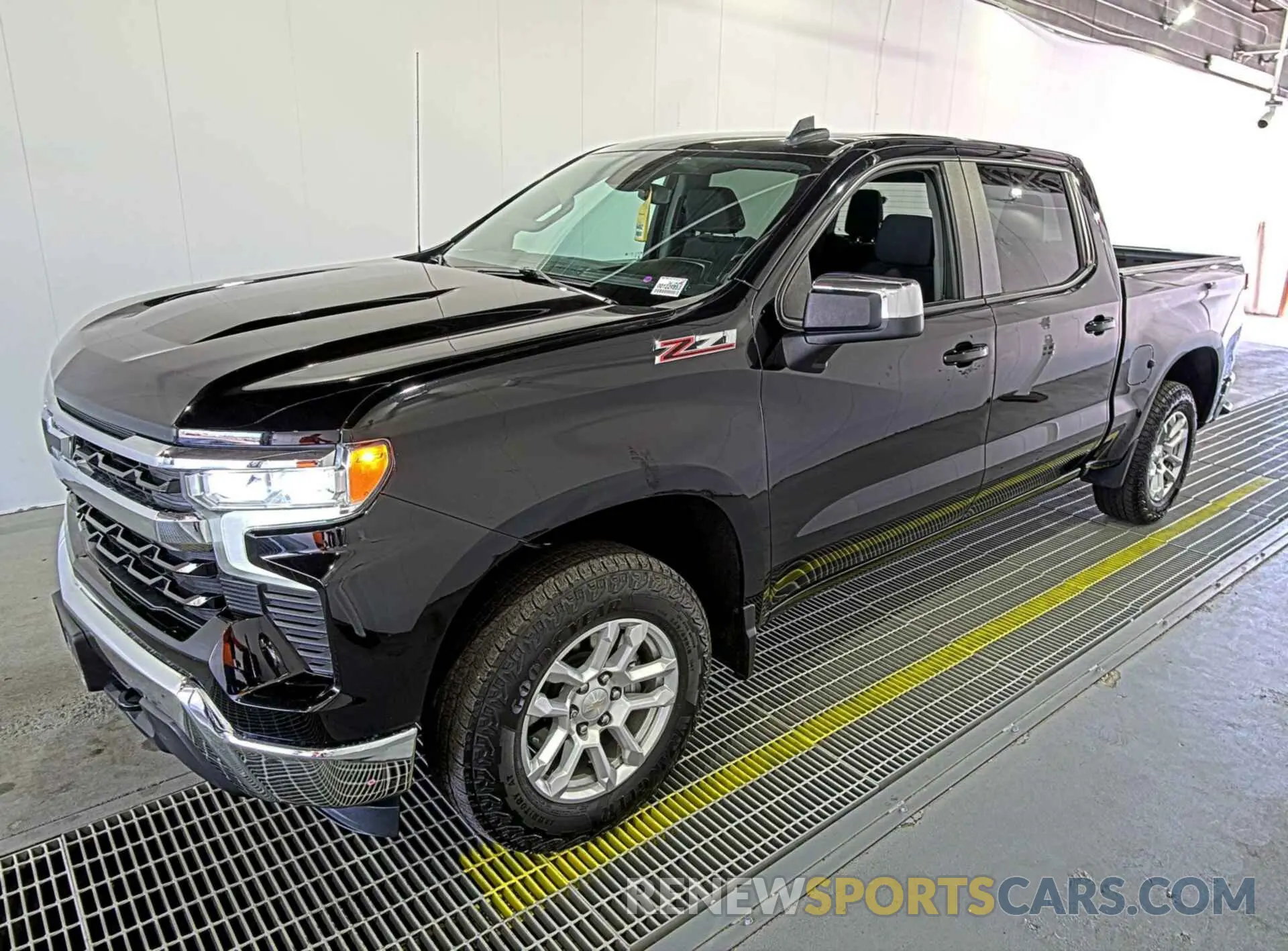 14 Photograph of a damaged car 2GCUDDEDXN1515897 CHEVROLET SILVERADO 1500 2022