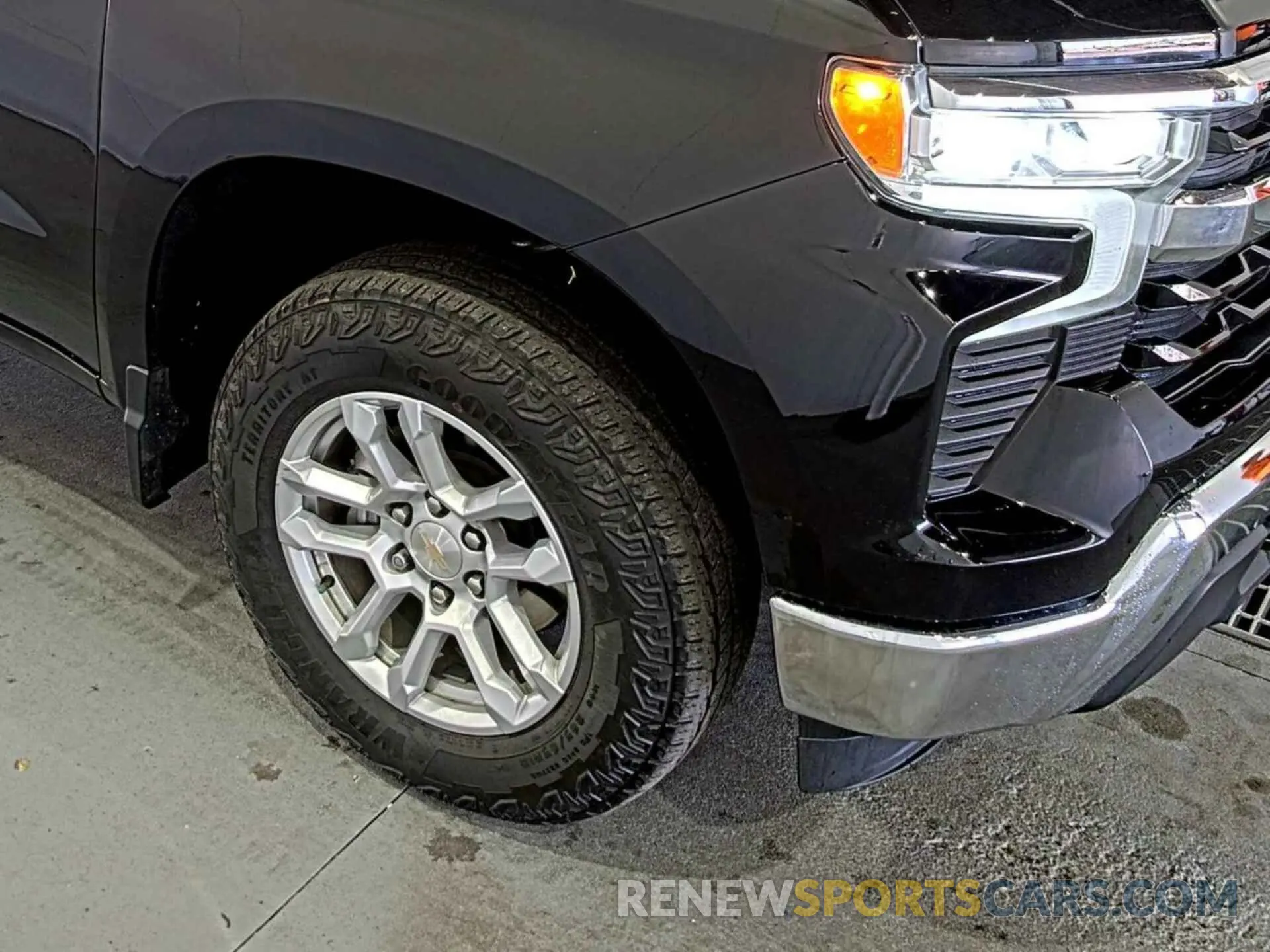 23 Photograph of a damaged car 2GCUDDEDXN1515897 CHEVROLET SILVERADO 1500 2022
