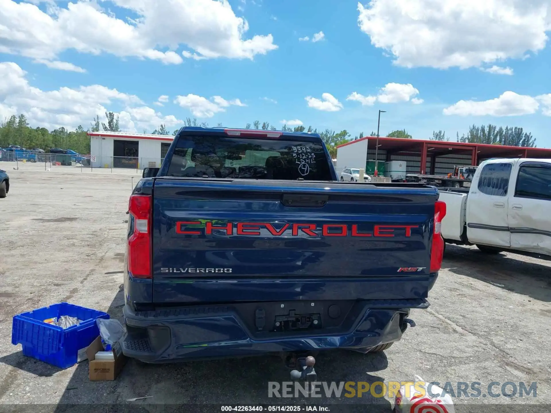 16 Photograph of a damaged car 2GCUDEED0N1503392 CHEVROLET SILVERADO 1500 2022
