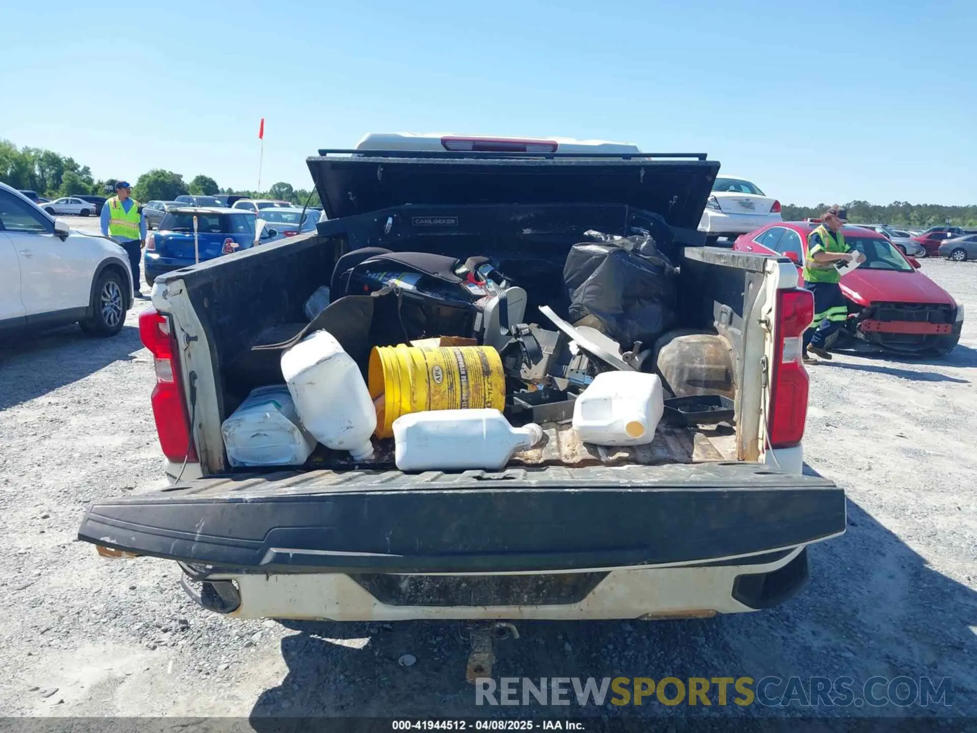 16 Photograph of a damaged car 2GCUDEED2N1519237 CHEVROLET SILVERADO 1500 2022