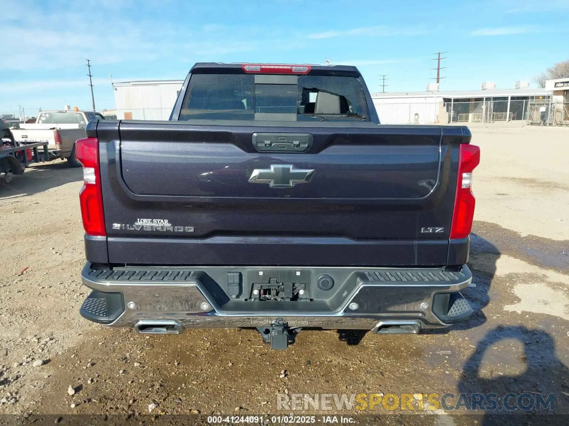 17 Photograph of a damaged car 2GCUDGED0N1506336 CHEVROLET SILVERADO 1500 2022