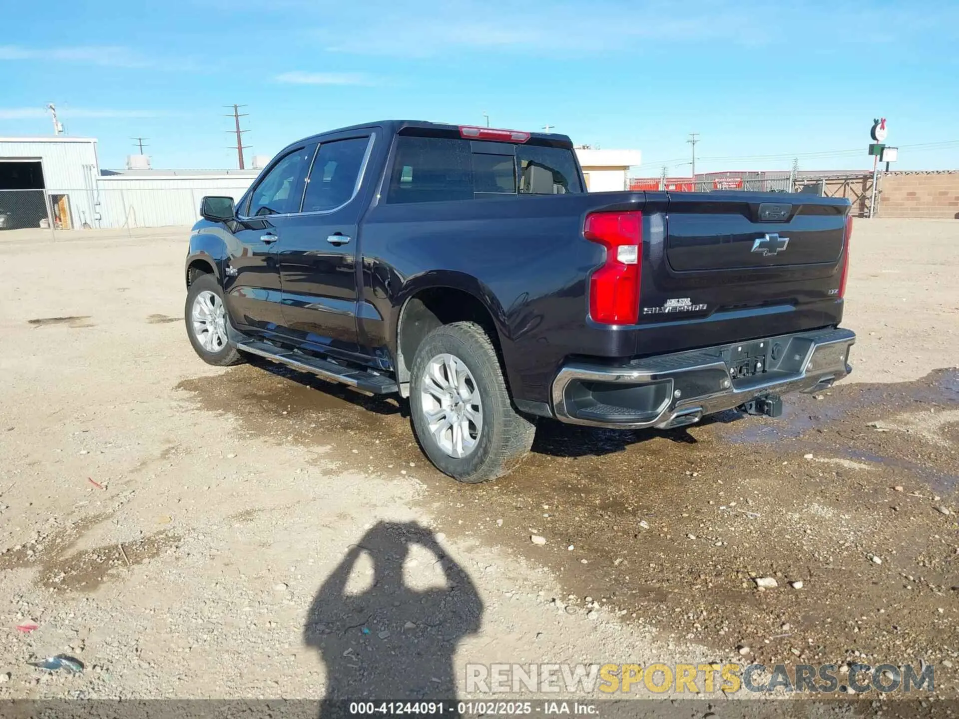 3 Photograph of a damaged car 2GCUDGED0N1506336 CHEVROLET SILVERADO 1500 2022