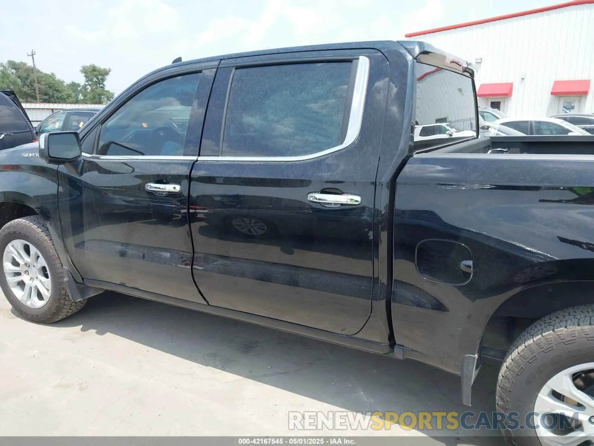 14 Photograph of a damaged car 2GCUDGED5N1513606 CHEVROLET SILVERADO 1500 2022