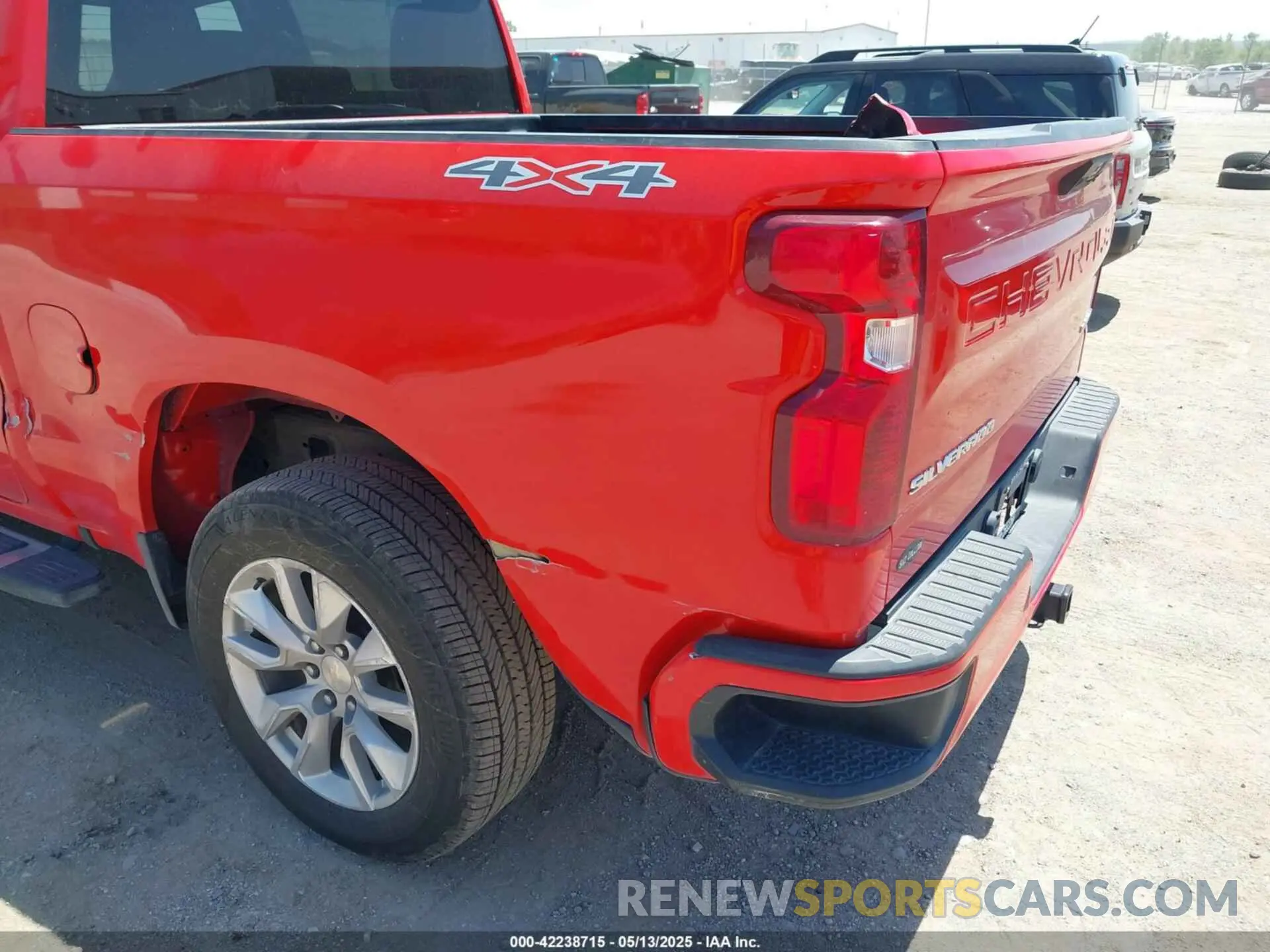18 Photograph of a damaged car 3GCPDBEK2NG572778 CHEVROLET SILVERADO 1500 2022