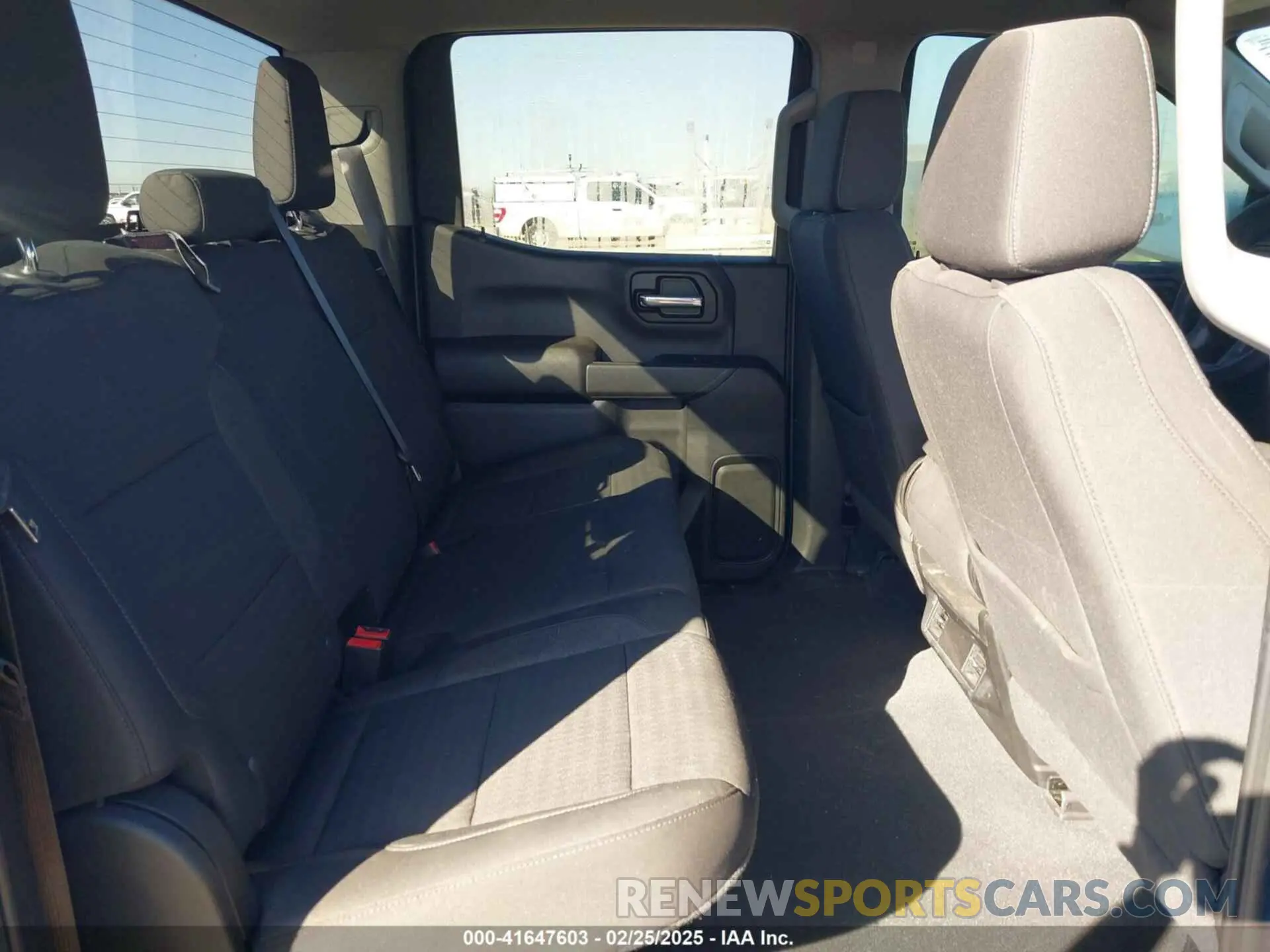 8 Photograph of a damaged car 3GCPDBEK3NG631658 CHEVROLET SILVERADO 1500 2022